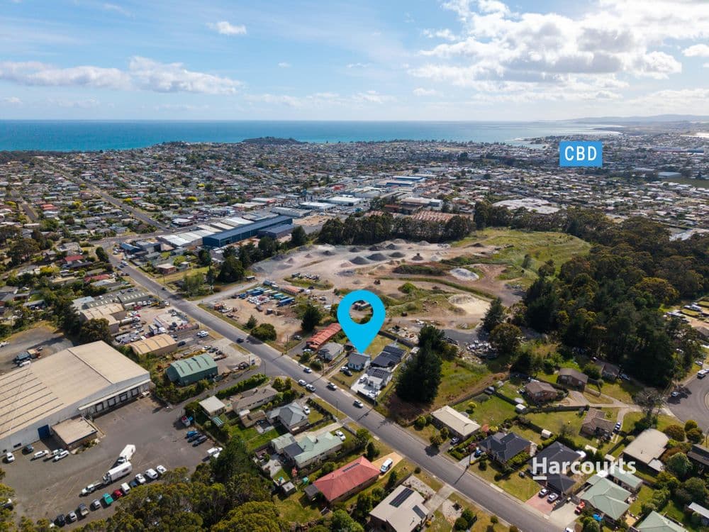 27 Hillcrest Road, DEVONPORT, TAS 7310, Devonport - Thumbnail 2