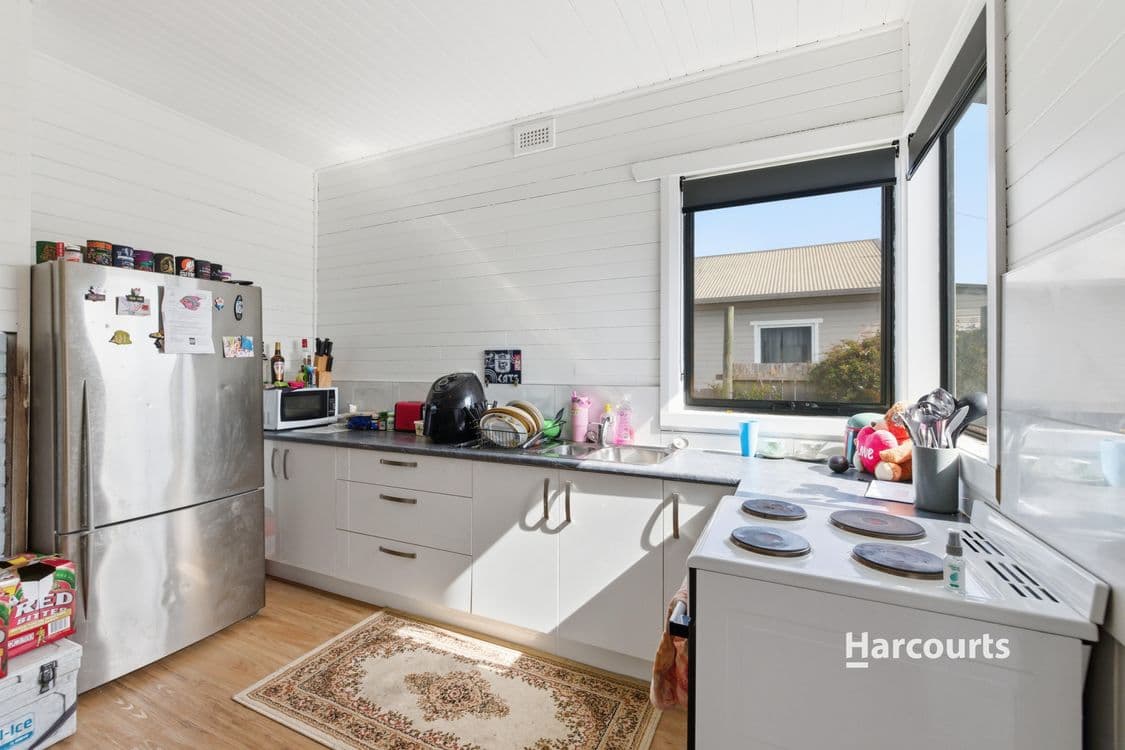 27 Hillcrest Road, DEVONPORT, TAS 7310, Devonport - Thumbnail 5