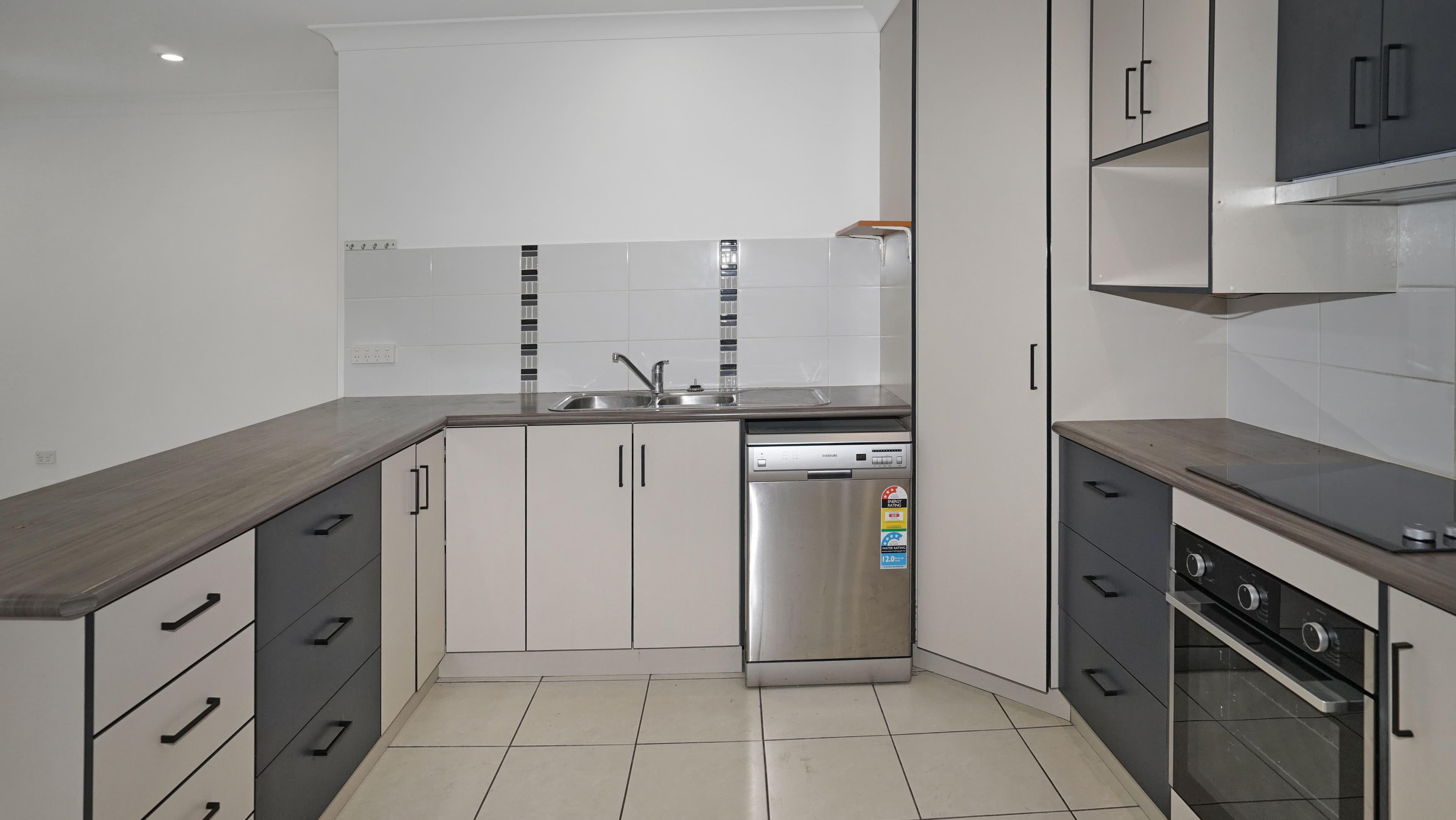 6 Leonie Court , Armstrong Beach QLD 4737, Armstrong Beach - Thumbnail 4