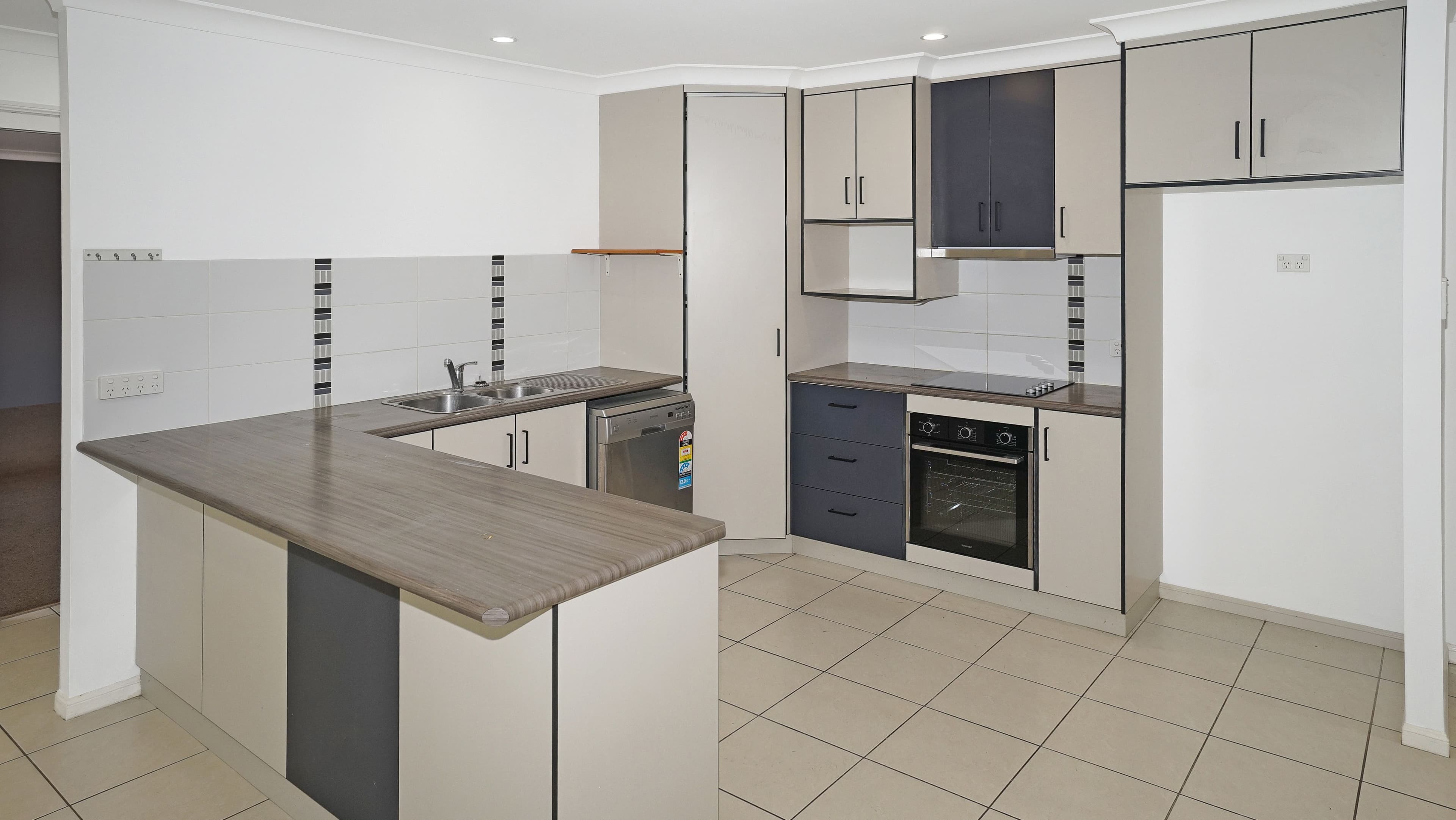 6 Leonie Court , Armstrong Beach QLD 4737, Armstrong Beach - Thumbnail 6