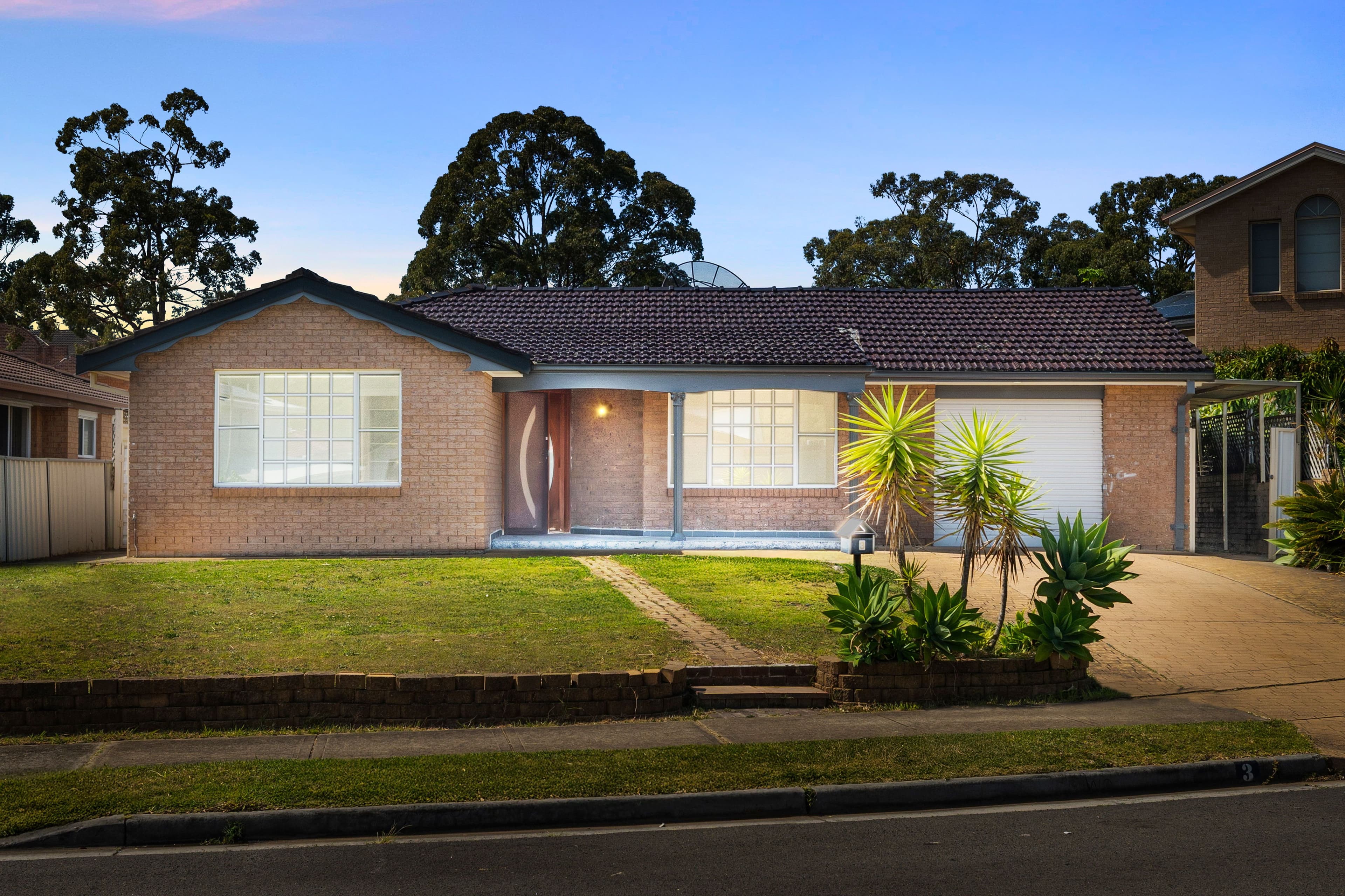3 Drayton Place , Edensor Park NSW 2176, Edensor Park - Image 1