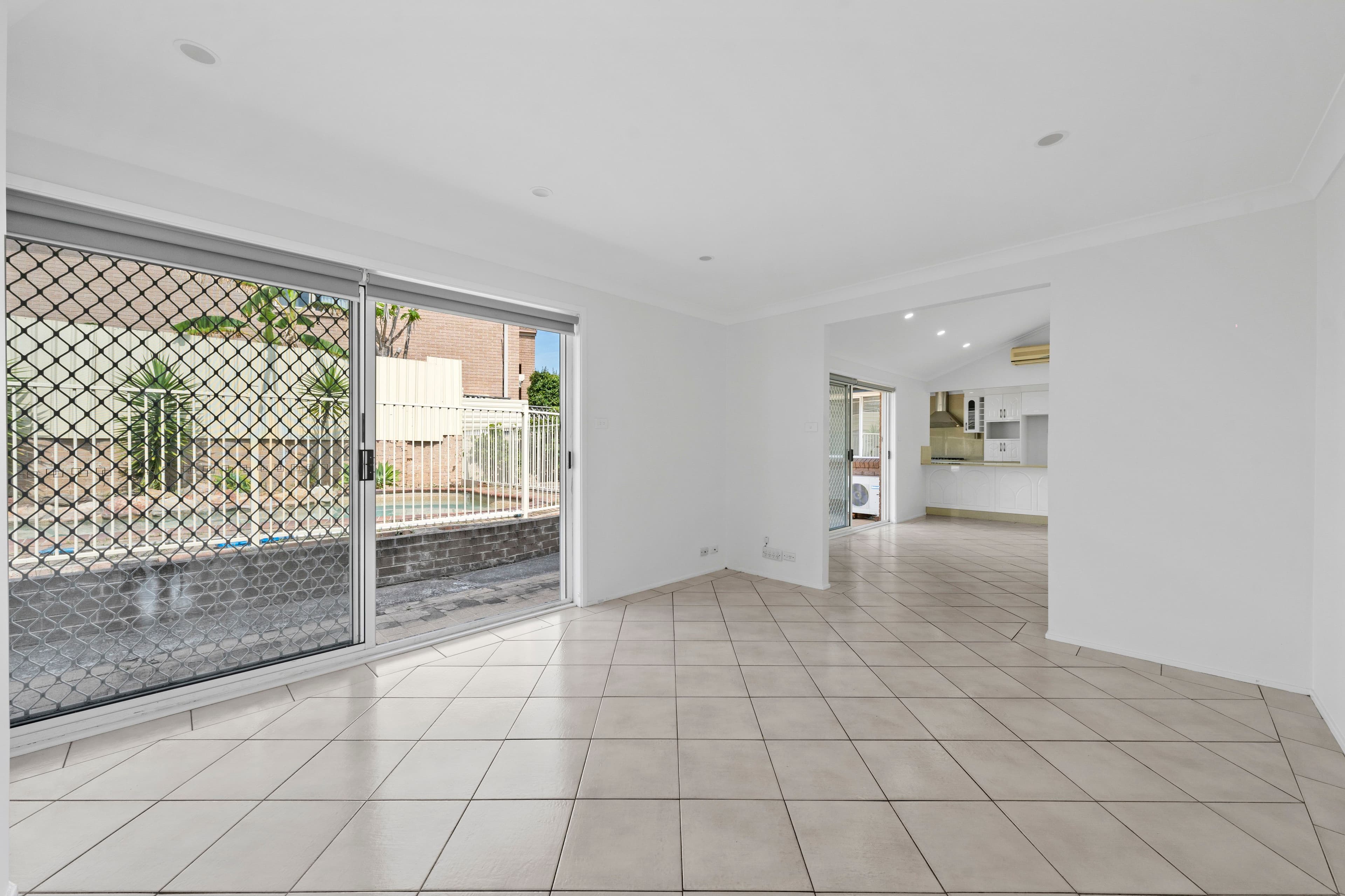 3 Drayton Place , Edensor Park NSW 2176, Edensor Park - Thumbnail 2