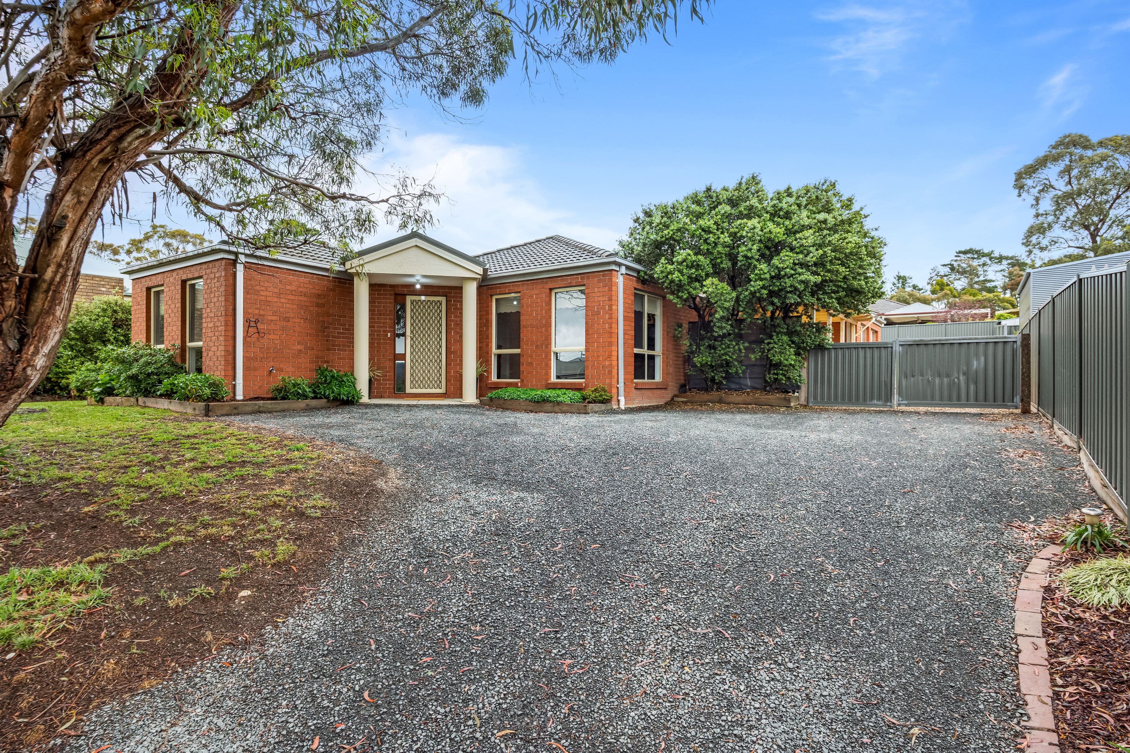 50 Cartledge Avenue, Mount Clear - Image 1