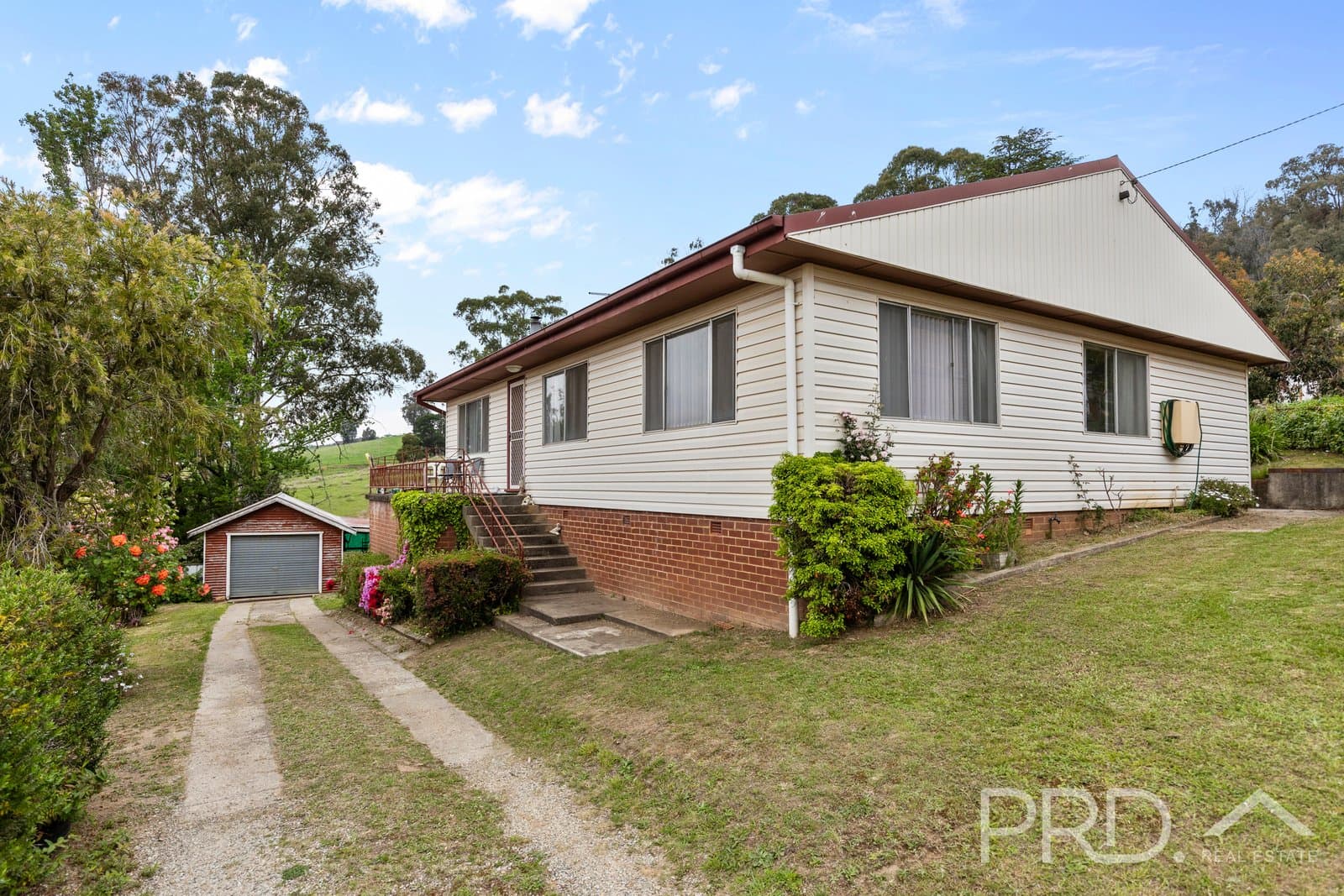 1 Bogong Avenue, BATLOW NSW 2730, Batlow - Image 1
