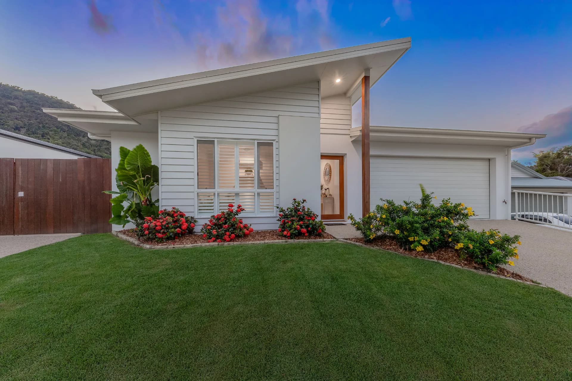 17 Nathan  Court, Jubilee Pocket., Jubilee Pocket - Thumbnail 2