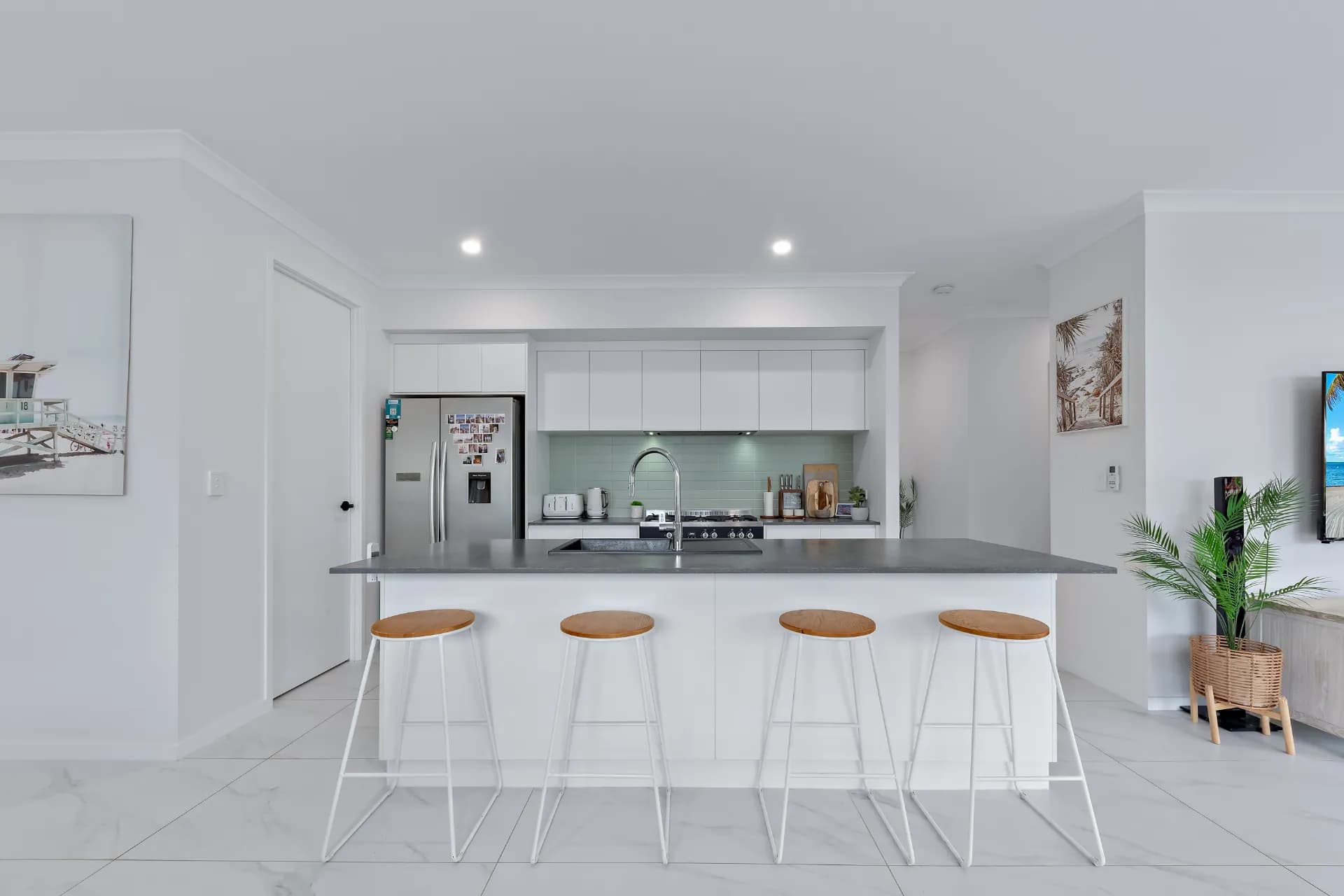 17 Nathan  Court, Jubilee Pocket., Jubilee Pocket - Thumbnail 5