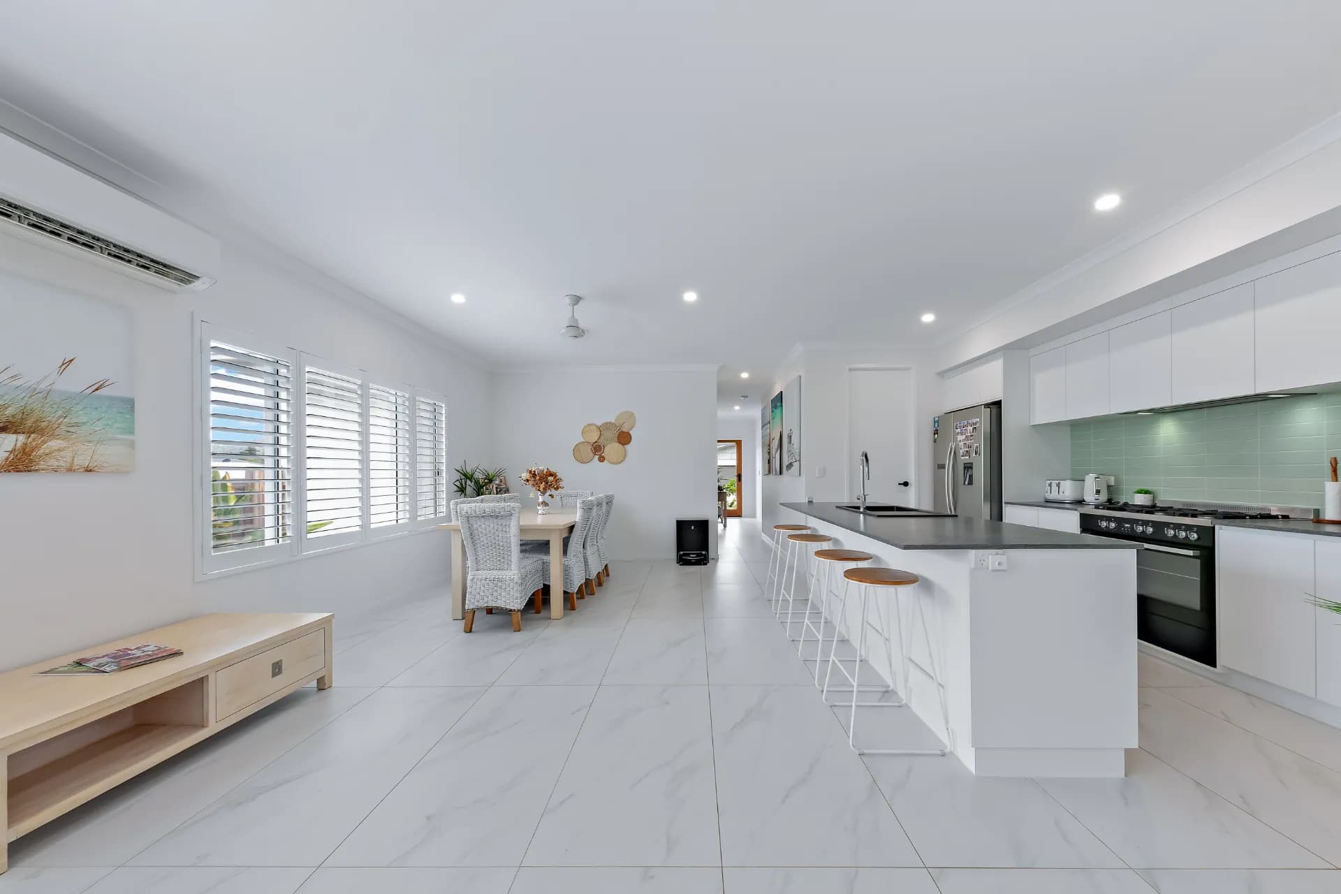 17 Nathan  Court, Jubilee Pocket., Jubilee Pocket - Thumbnail 7