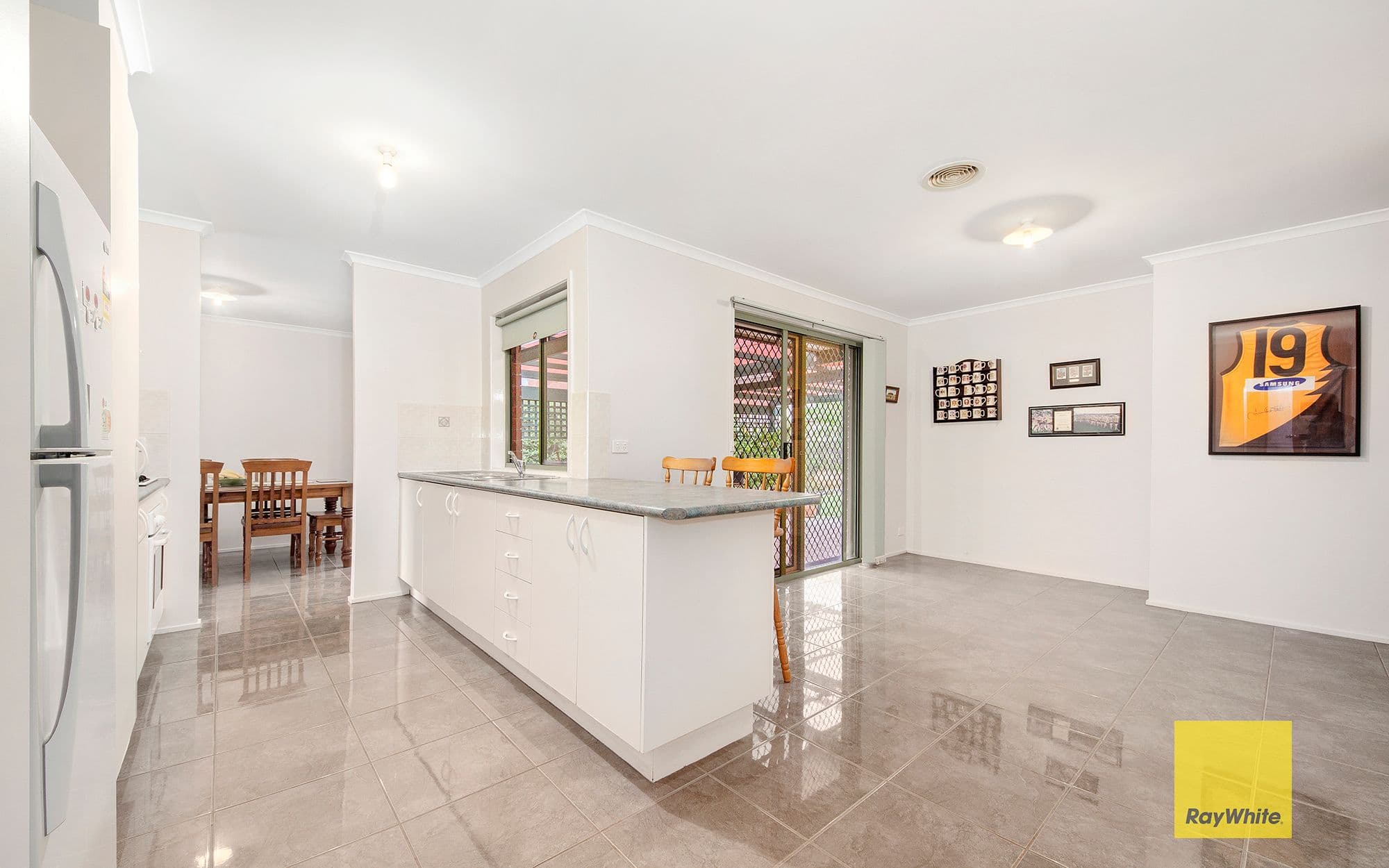11 Priorswood Drive , Hoppers Crossing VIC 3029, Hoppers Crossing - Thumbnail 4