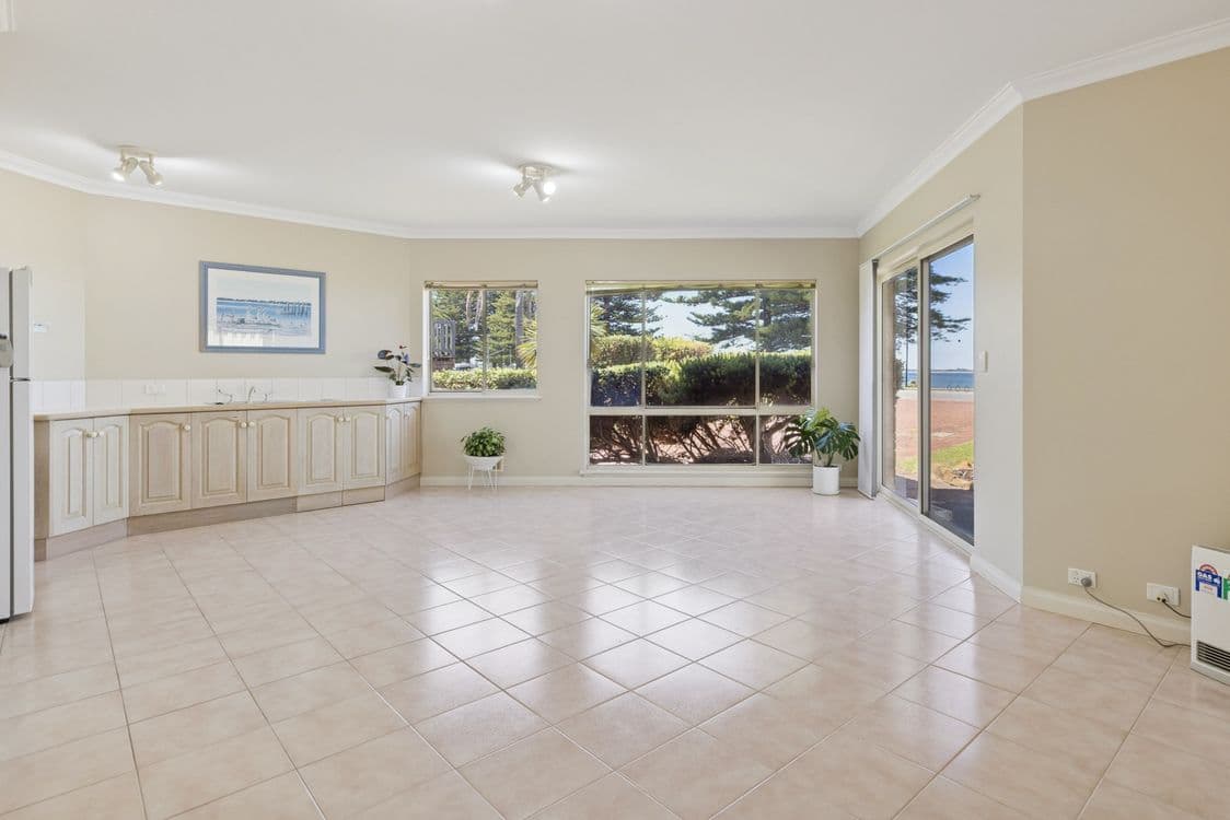 352 Safety Bay Road, SAFETY BAY, WA 6169, Safety Bay - Thumbnail 8