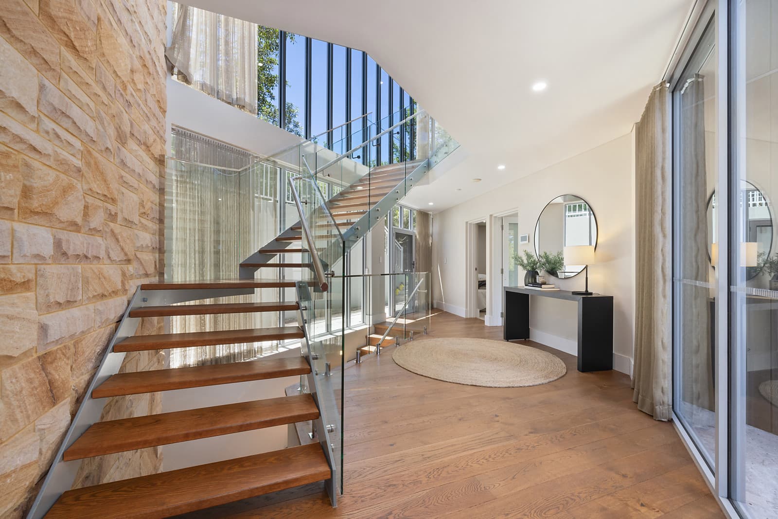24 Spring Cove Avenue, Manly, Manly - Thumbnail 2