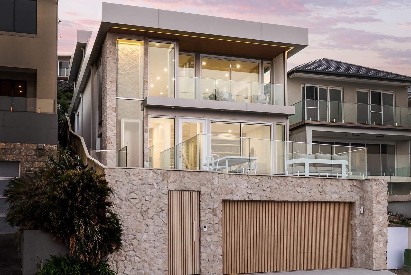25 Carrington Parade, Freshwater - Image 1