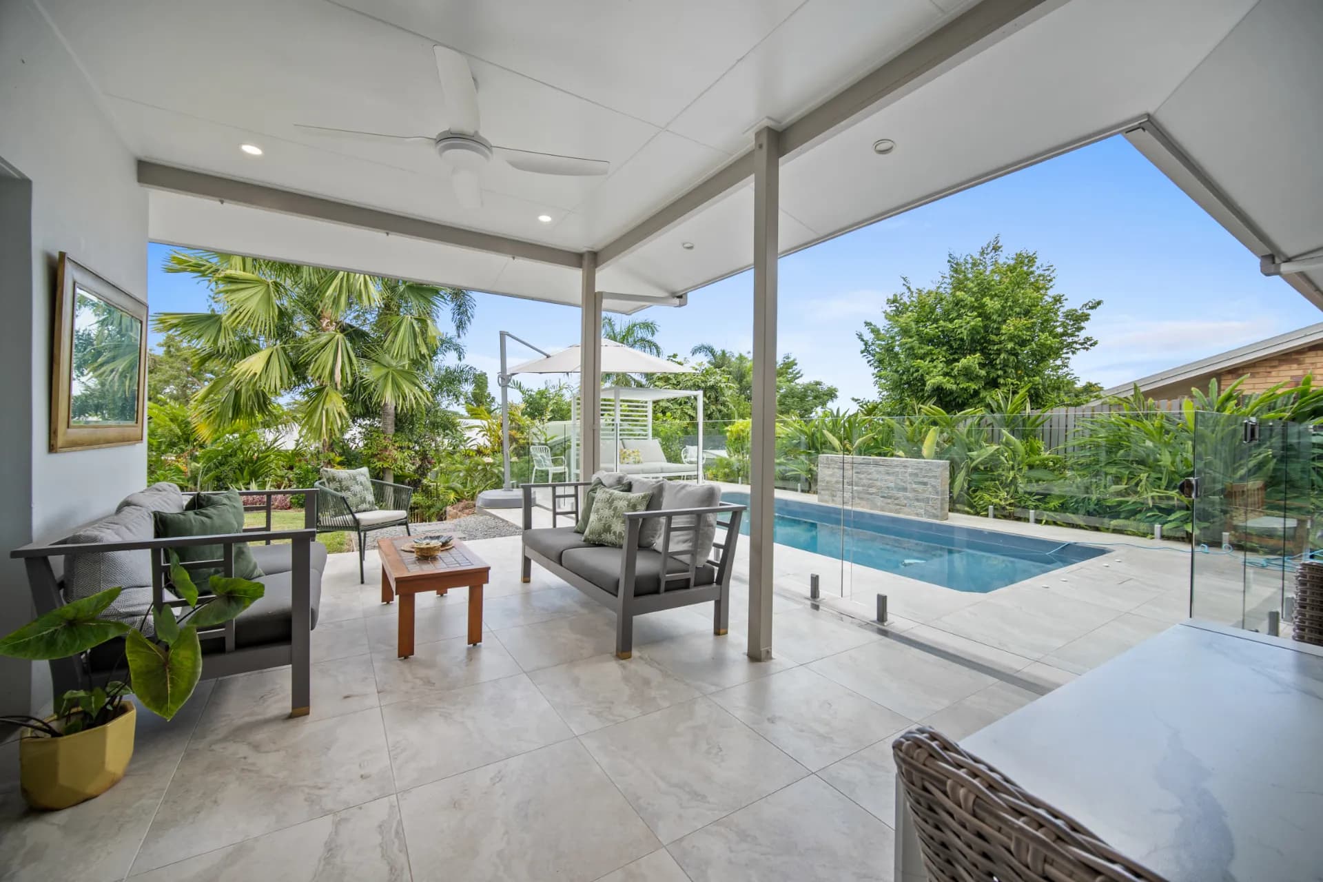 12 Eugenia Crescent, Redlynch., Redlynch - Thumbnail 2