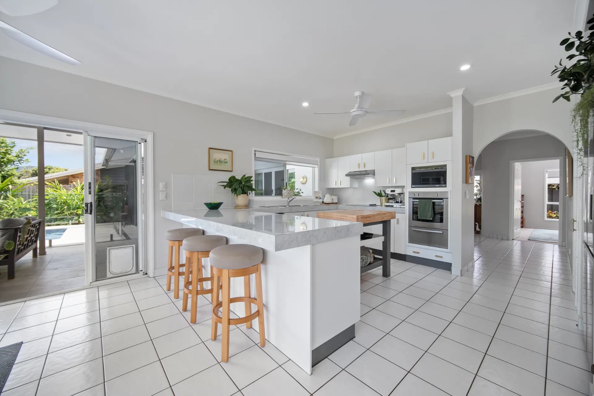 12 Eugenia Crescent, Redlynch., Redlynch - Thumbnail 3