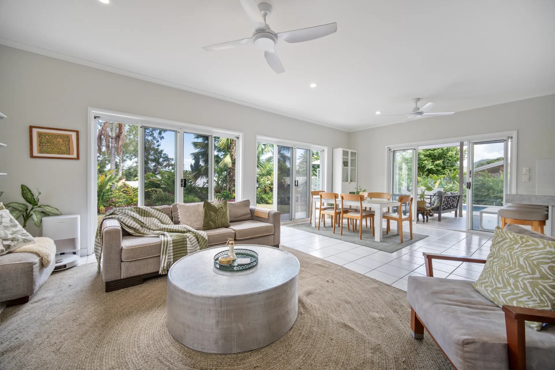 12 Eugenia Crescent, Redlynch., Redlynch - Thumbnail 4