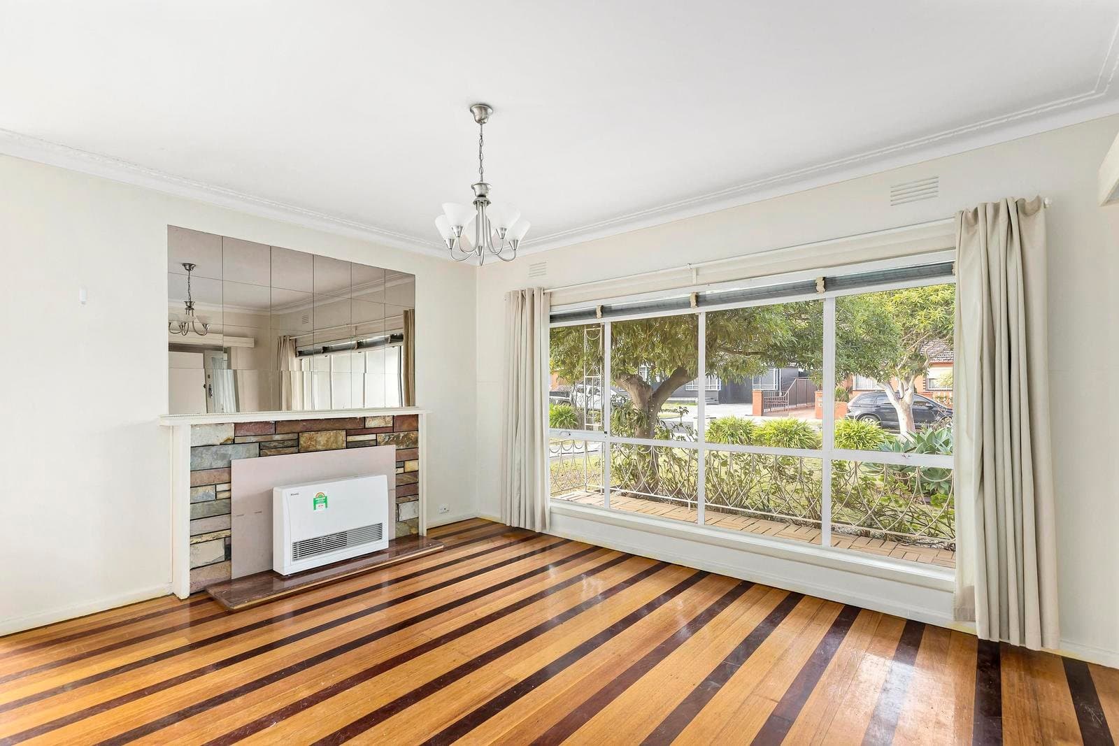 52 Lindenow Street, Reservoir VIC 3073, Reservoir - Thumbnail 5