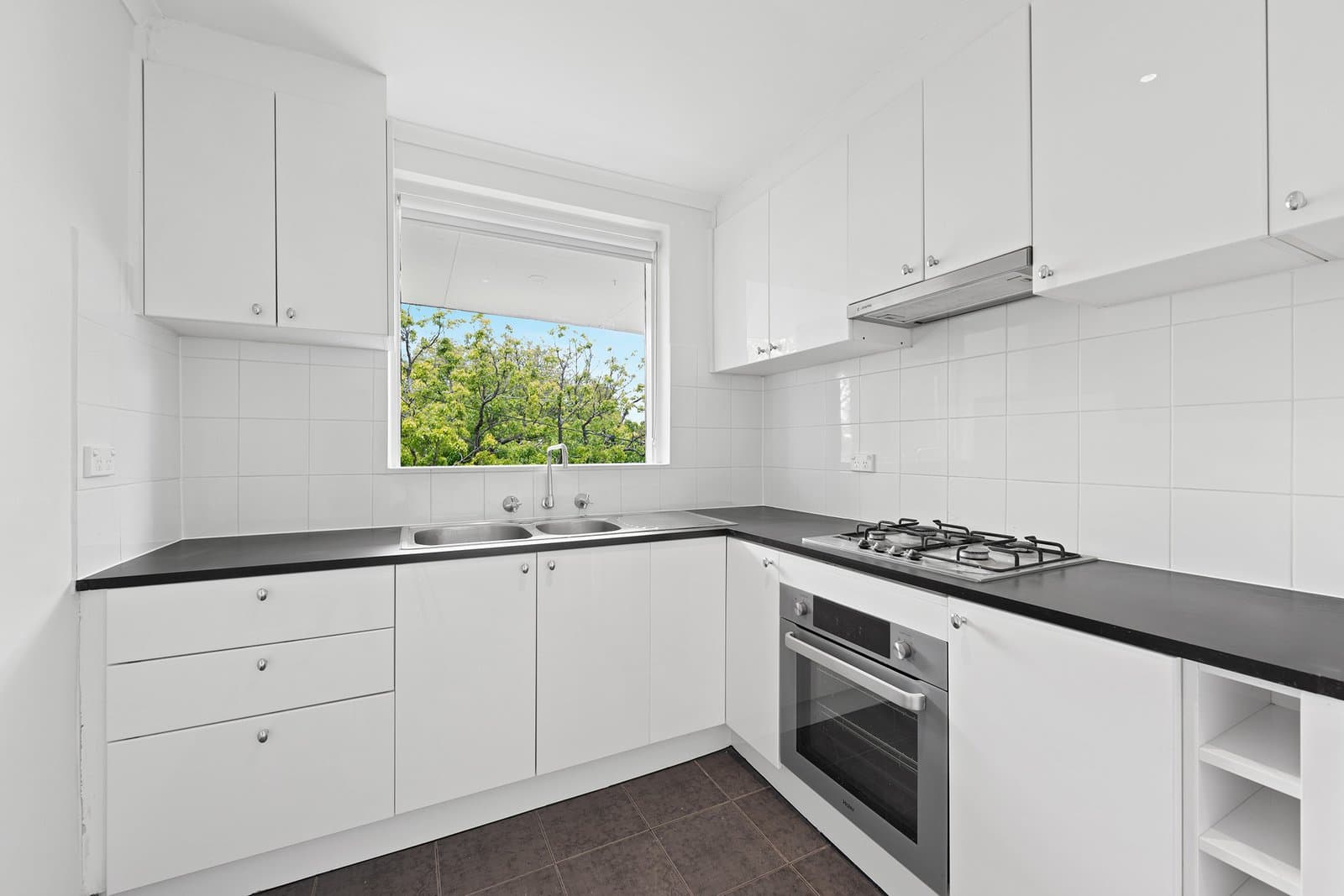 4/46 Richardson Street, Essendon VIC 3040, Essendon - Thumbnail 3