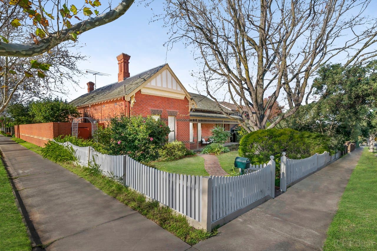 46 Hopetoun Avenue, Canterbury, Canterbury - Image 1