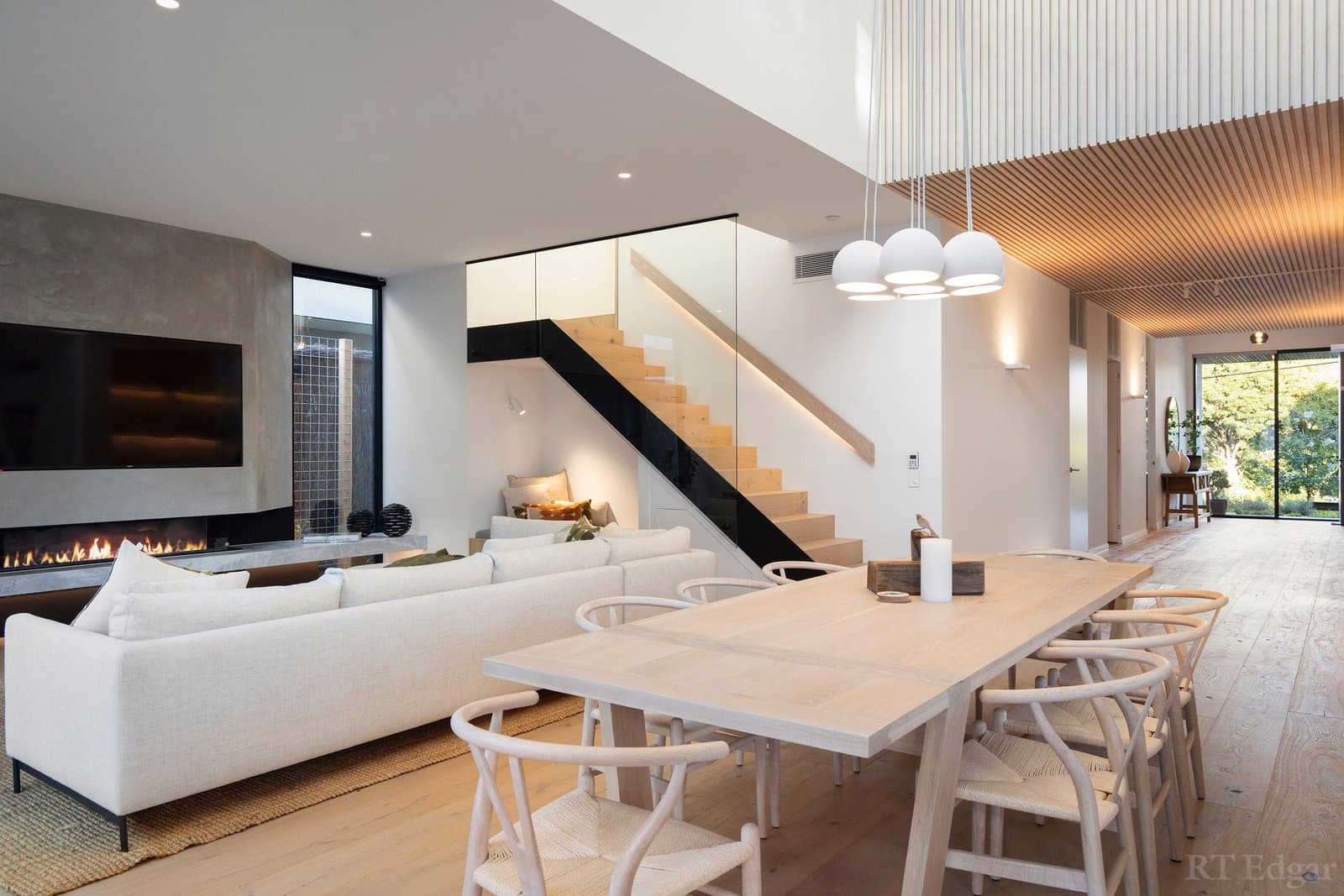 50 Squares Of Opulence Coupled With Low Maintenance Gardens, Portsea - Thumbnail 6