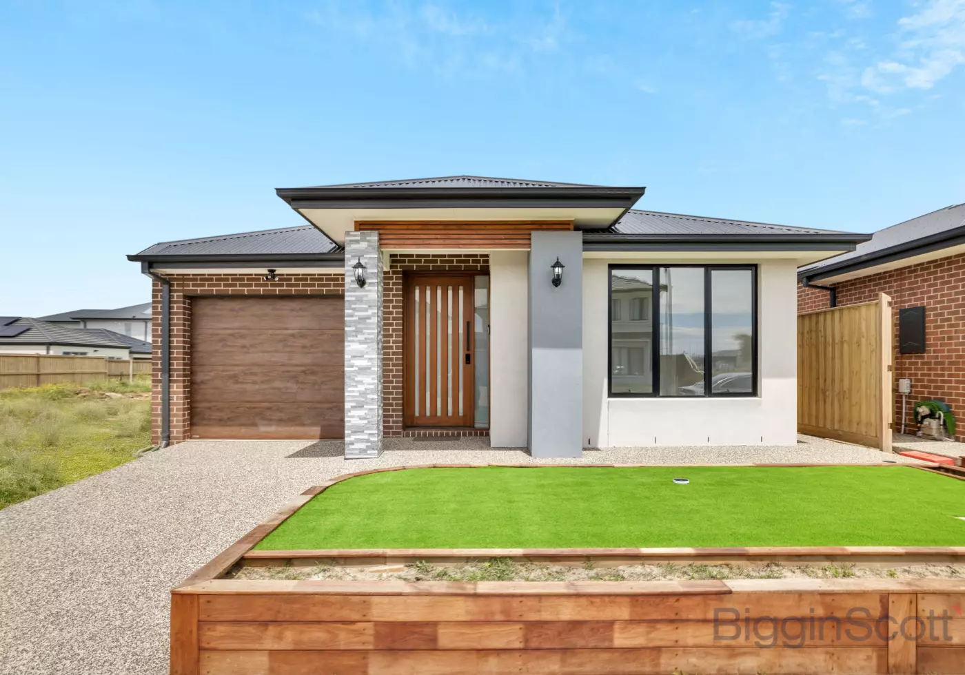 10 Montestella Street, Deanside, VIC, Deanside - Thumbnail 2