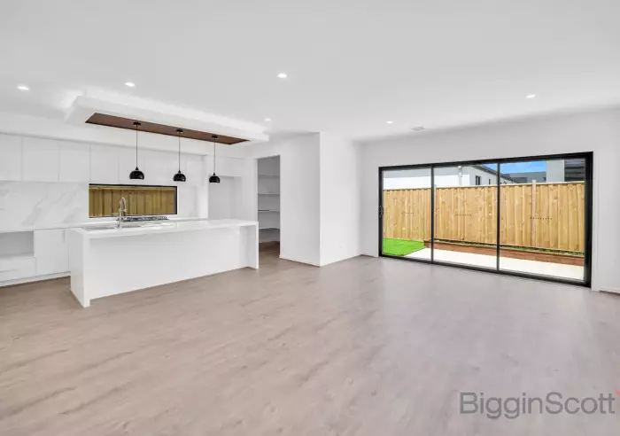 10 Montestella Street, Deanside, VIC, Deanside - Thumbnail 6