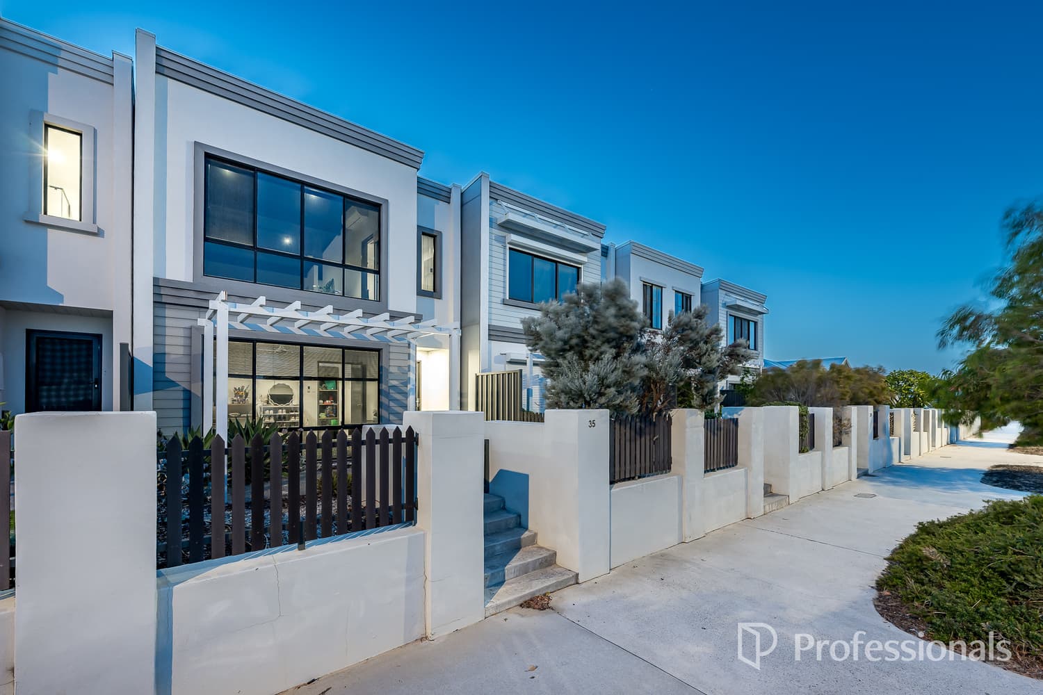 35 Trethowan Promenade, Alkimos WA 6038, Alkimos - Image 1
