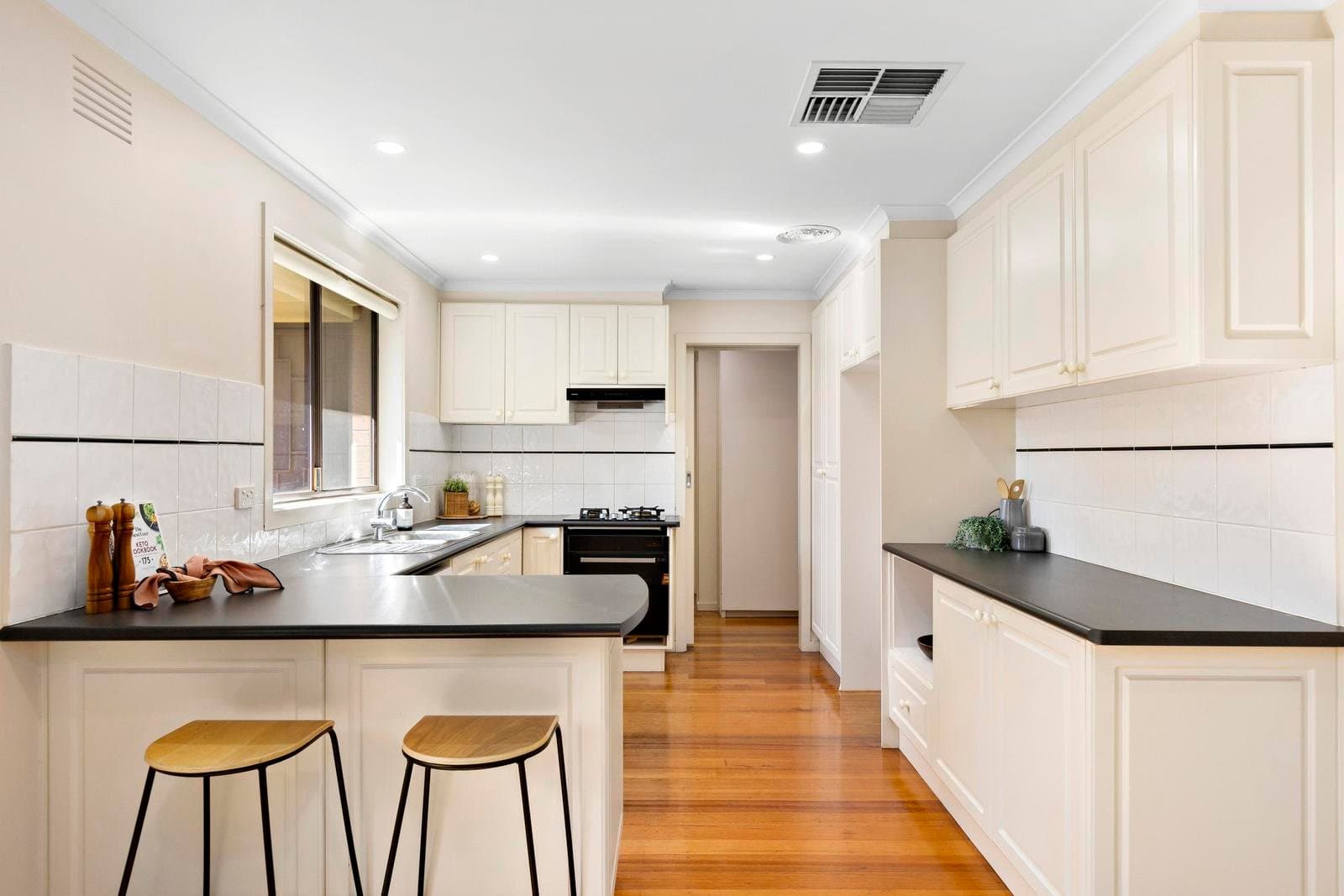 5 Shiraz Court, Bundoora VIC 3083, Bundoora - Thumbnail 8