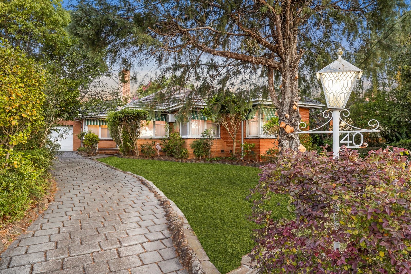 40 Hillview Avenue, Mount Waverley, Mount Waverley - Thumbnail 2