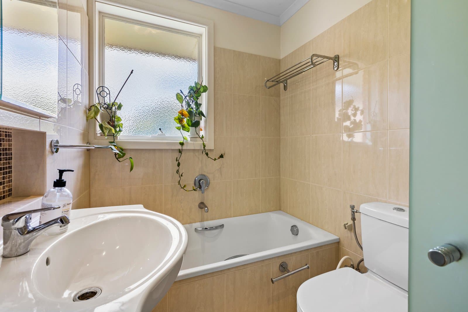 51 Greenways Road, Glen Waverley, Glen Waverley - Thumbnail 5