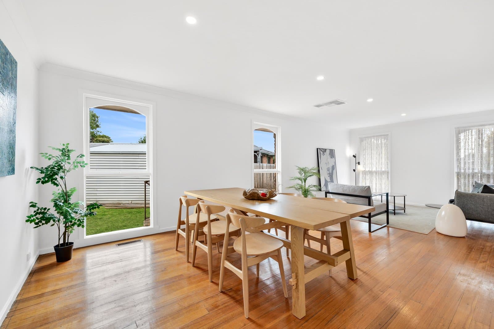 2 Norwood Court, Wheelers Hill, Wheelers Hill - Thumbnail 2