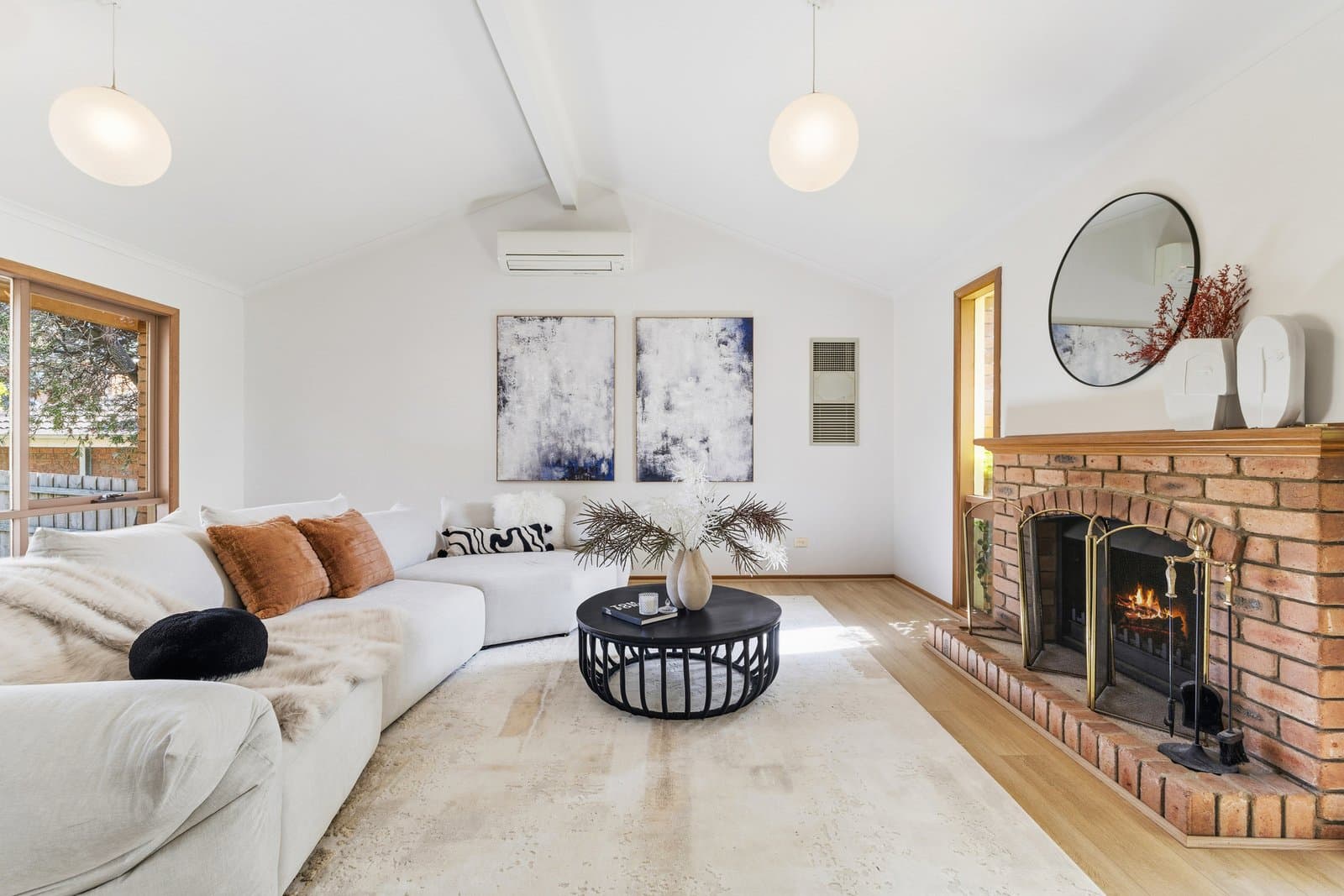 1 Stanton Court, Glen Waverley, Glen Waverley - Thumbnail 4