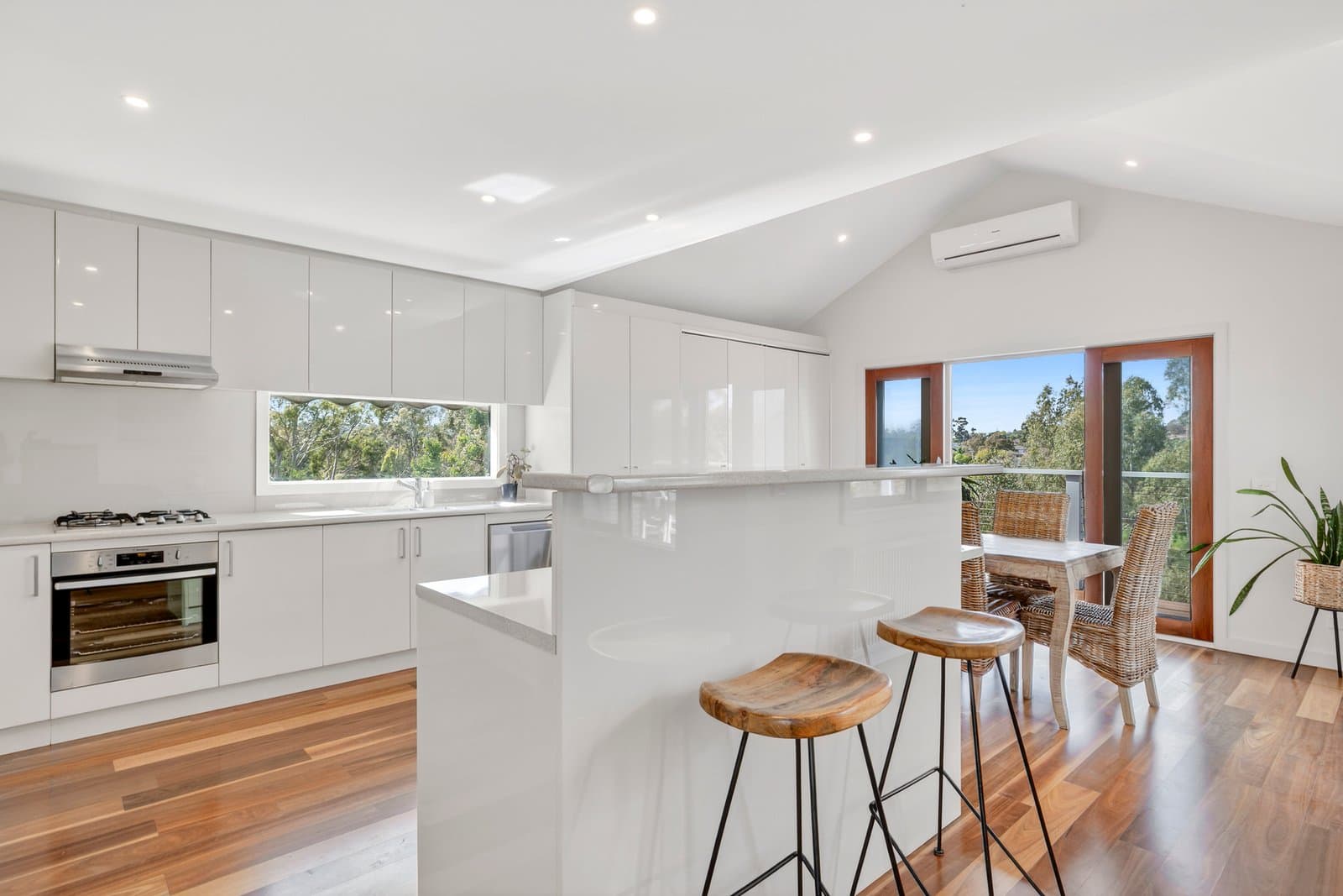 20 Carrol Grove, Mount Waverley, Mount Waverley - Thumbnail 6
