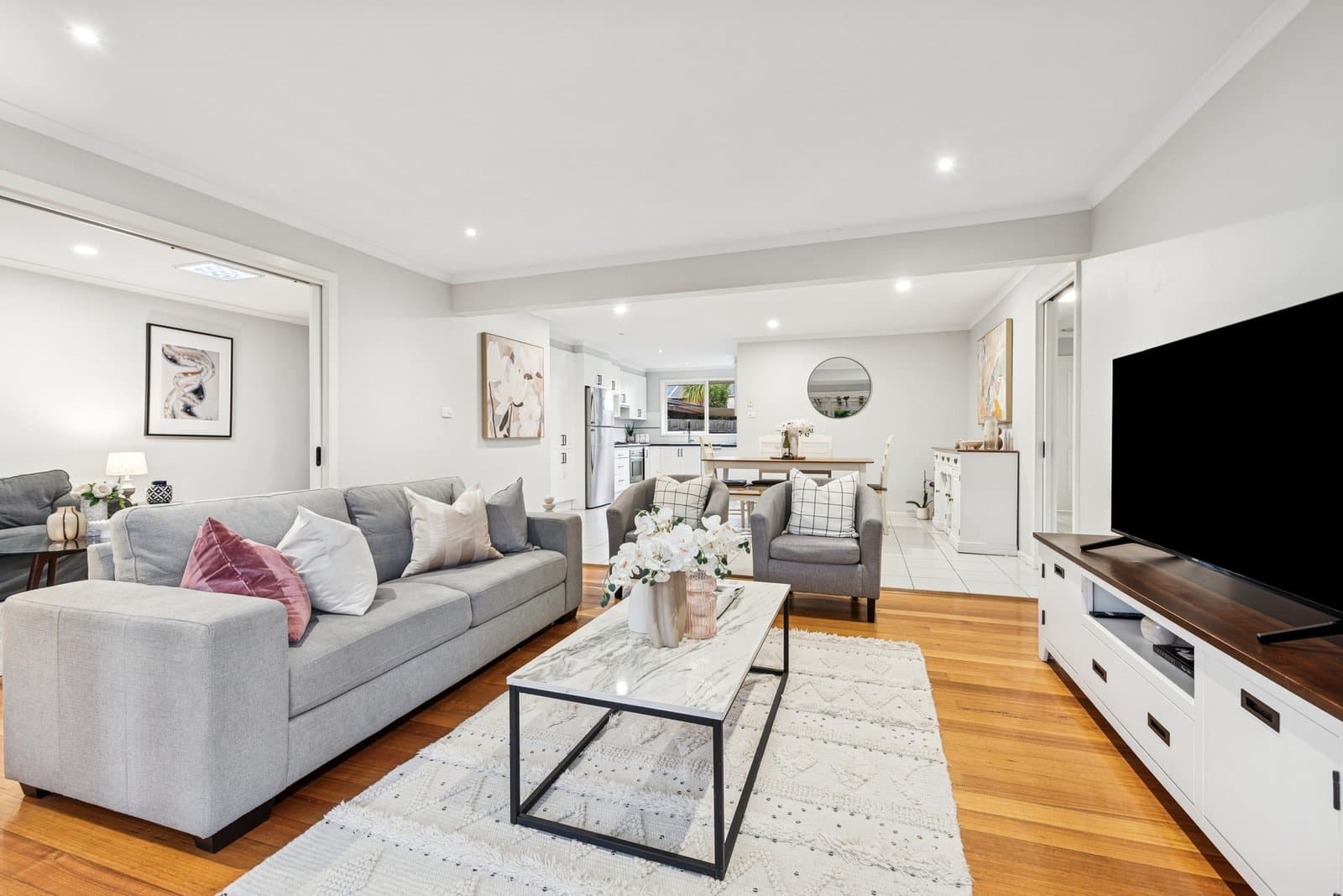 32 Campbell Grove, Dingley Village, Dingley Village - Thumbnail 2