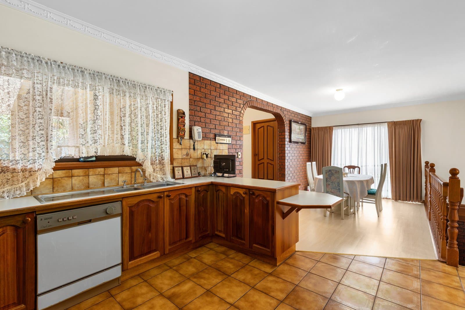 9 Chipping Hill Court, Wheelers Hill, Wheelers Hill - Thumbnail 6