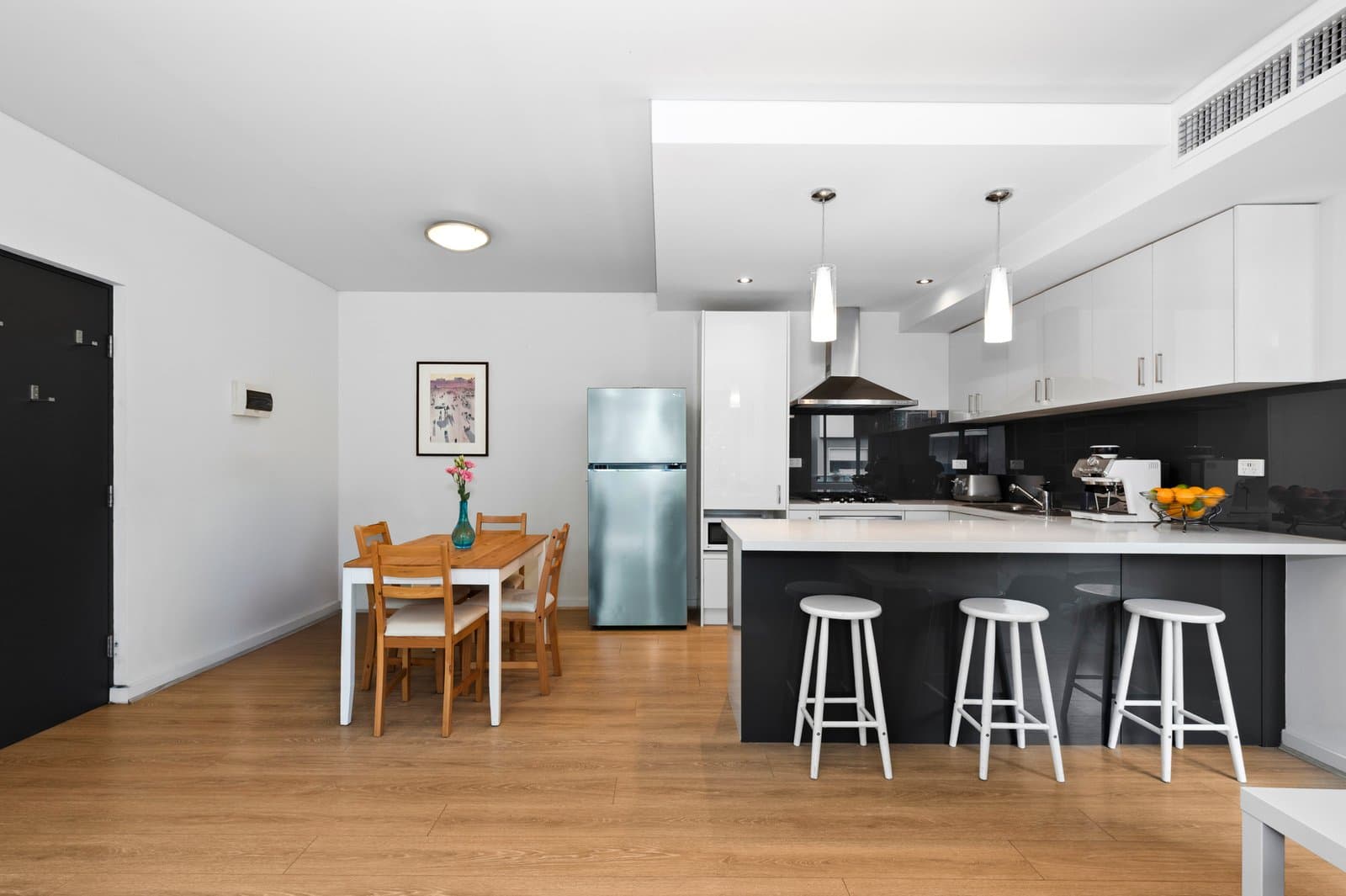 6/50 Johnston Street, Port Melbourne, Port Melbourne - Thumbnail 4