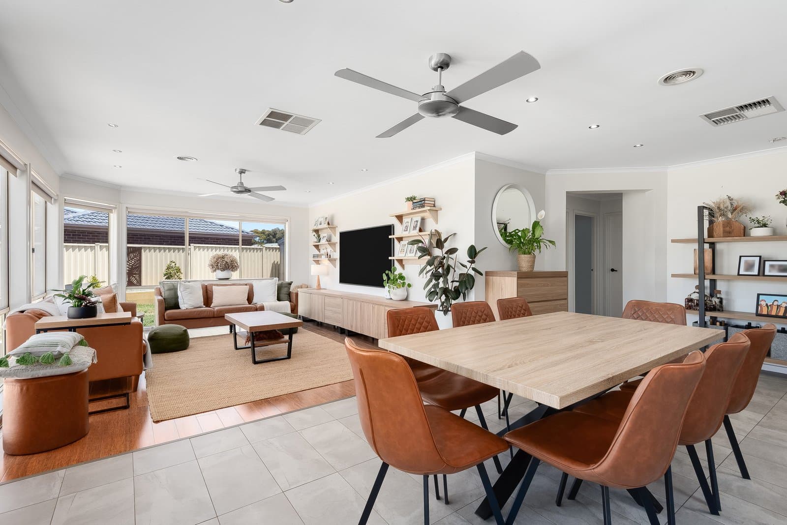 33 Coakley Crescent, Lovely Banks, Lovely Banks - Thumbnail 3