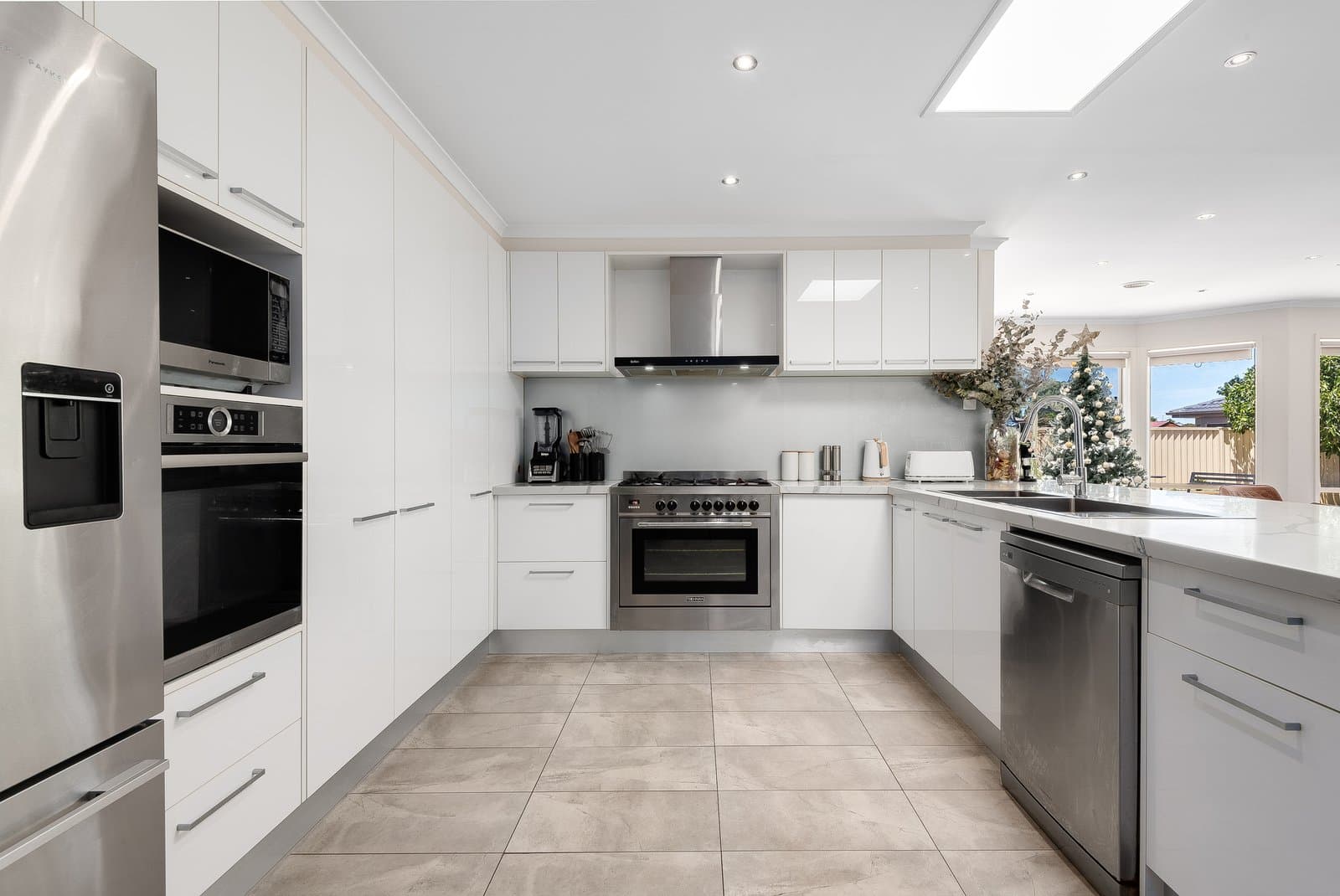 33 Coakley Crescent, Lovely Banks, Lovely Banks - Thumbnail 4