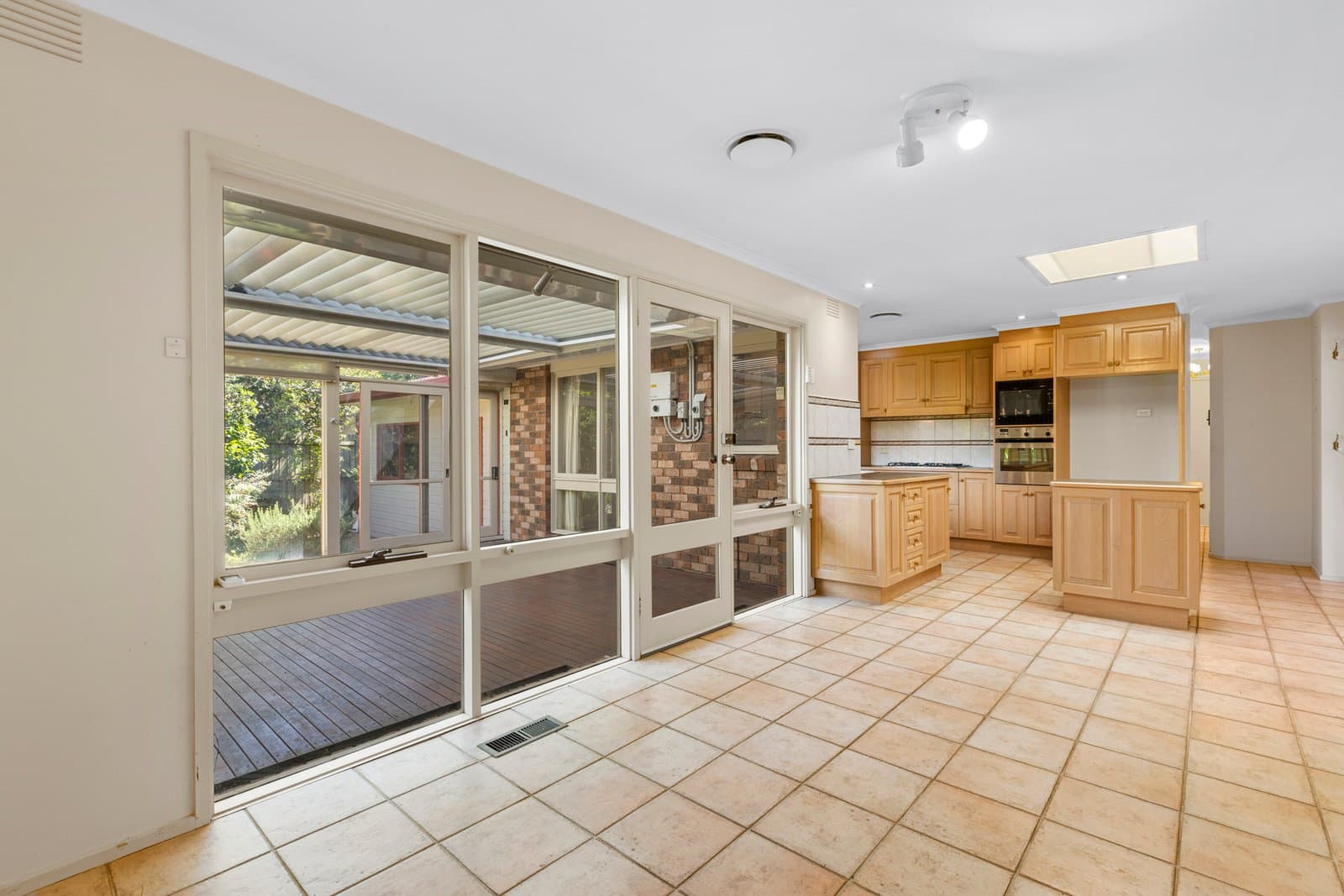 22 St Georges Court, Glen Waverley, Glen Waverley - Thumbnail 7
