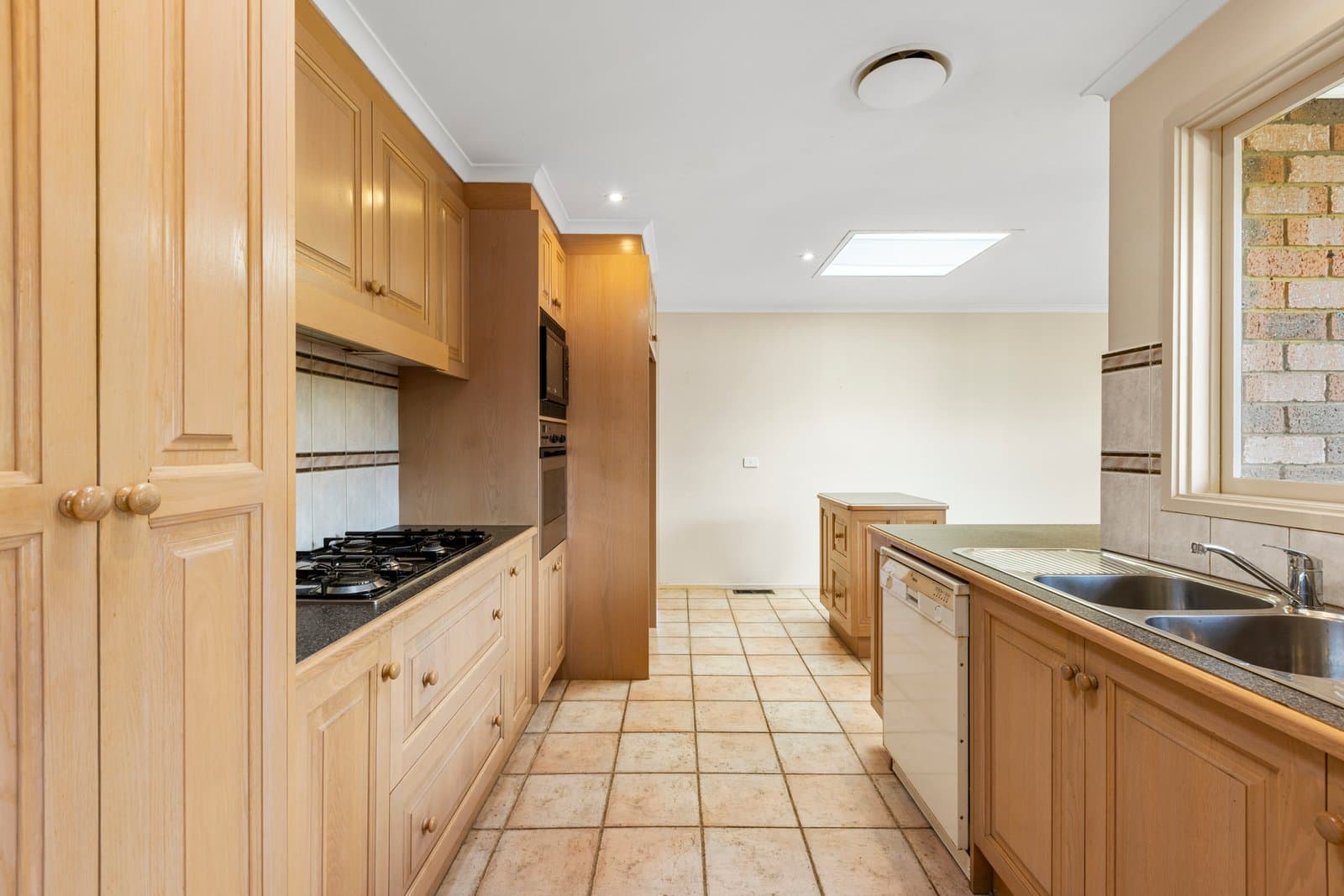 22 St Georges Court, Glen Waverley, Glen Waverley - Thumbnail 8