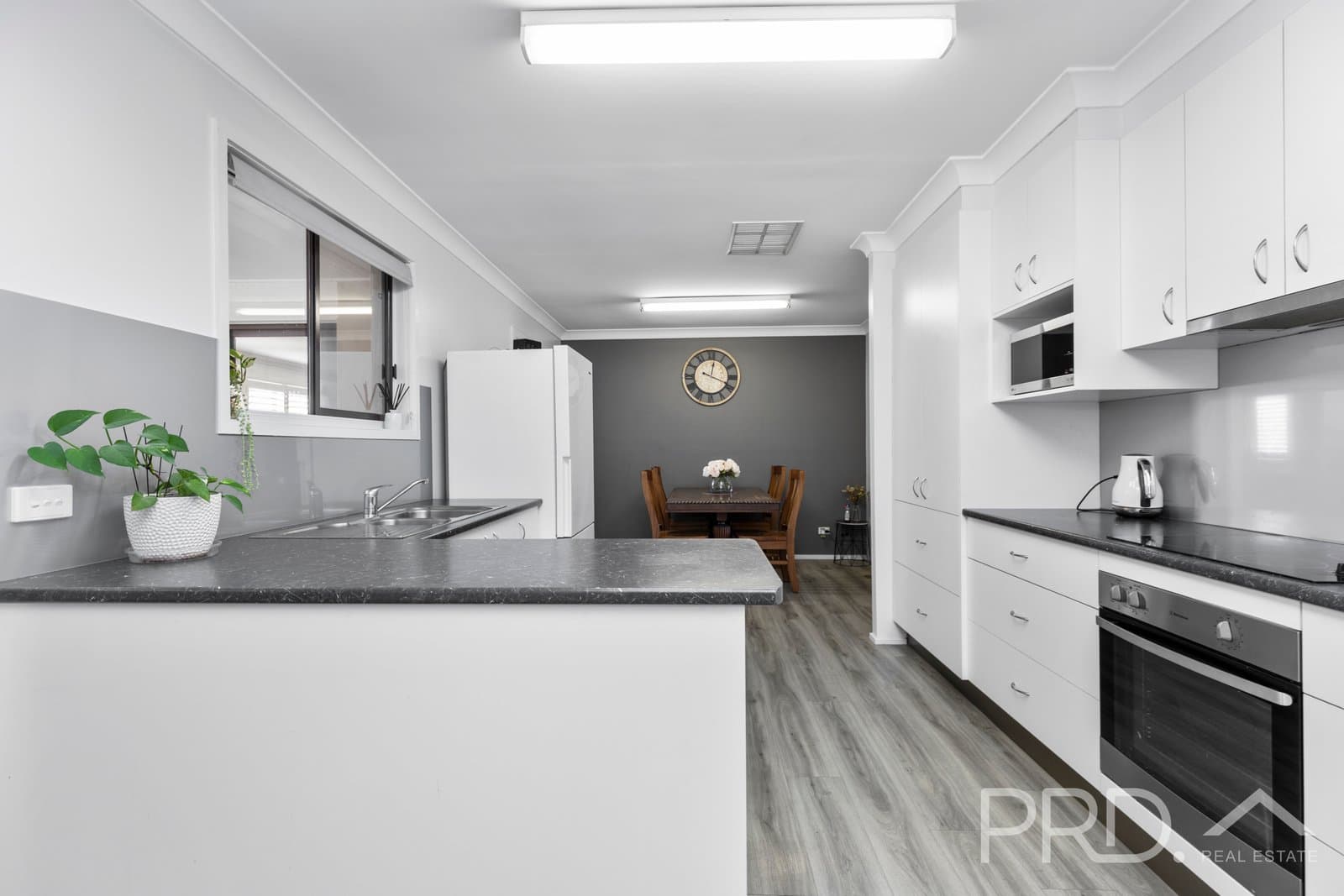 6 Tumut Street, ADELONG NSW 2729, Adelong - Thumbnail 3