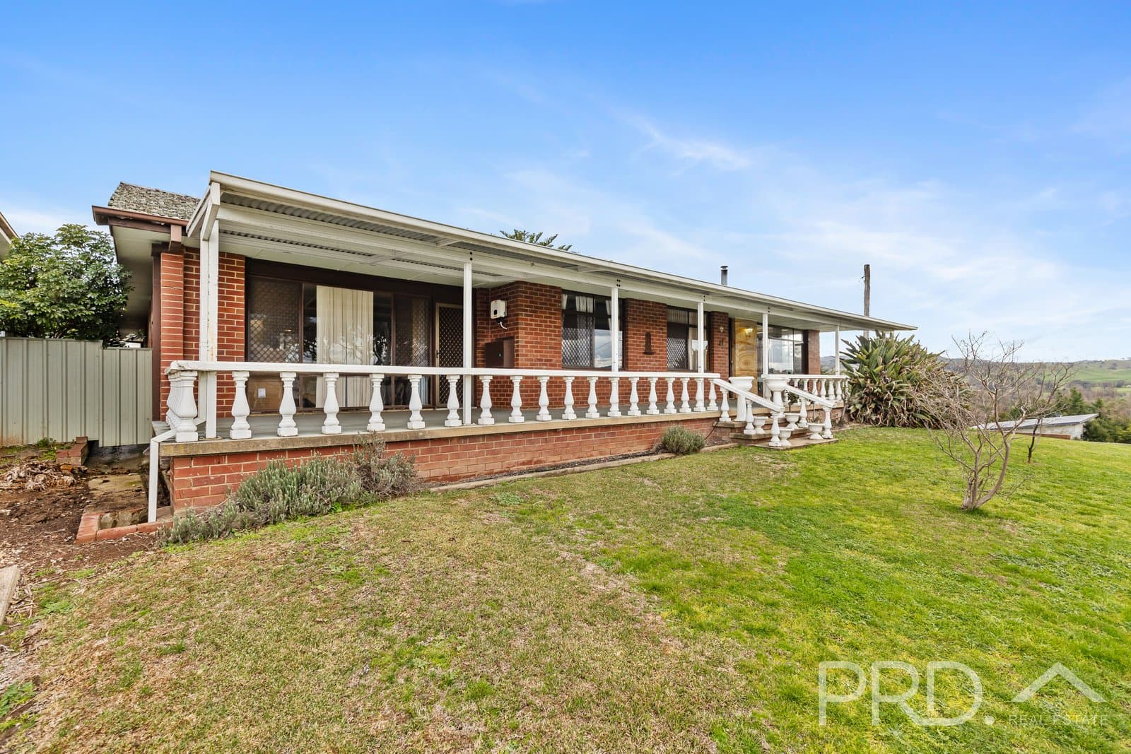 17 Simpson Street, TUMUT NSW 2720, Tumut - Thumbnail 2