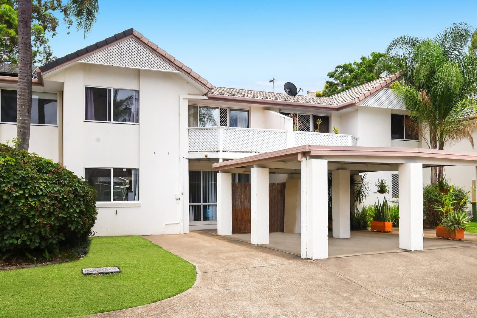 8/2 St Kevins Avenue, BENOWA QLD 4217, Benowa Property Image - Image 1
