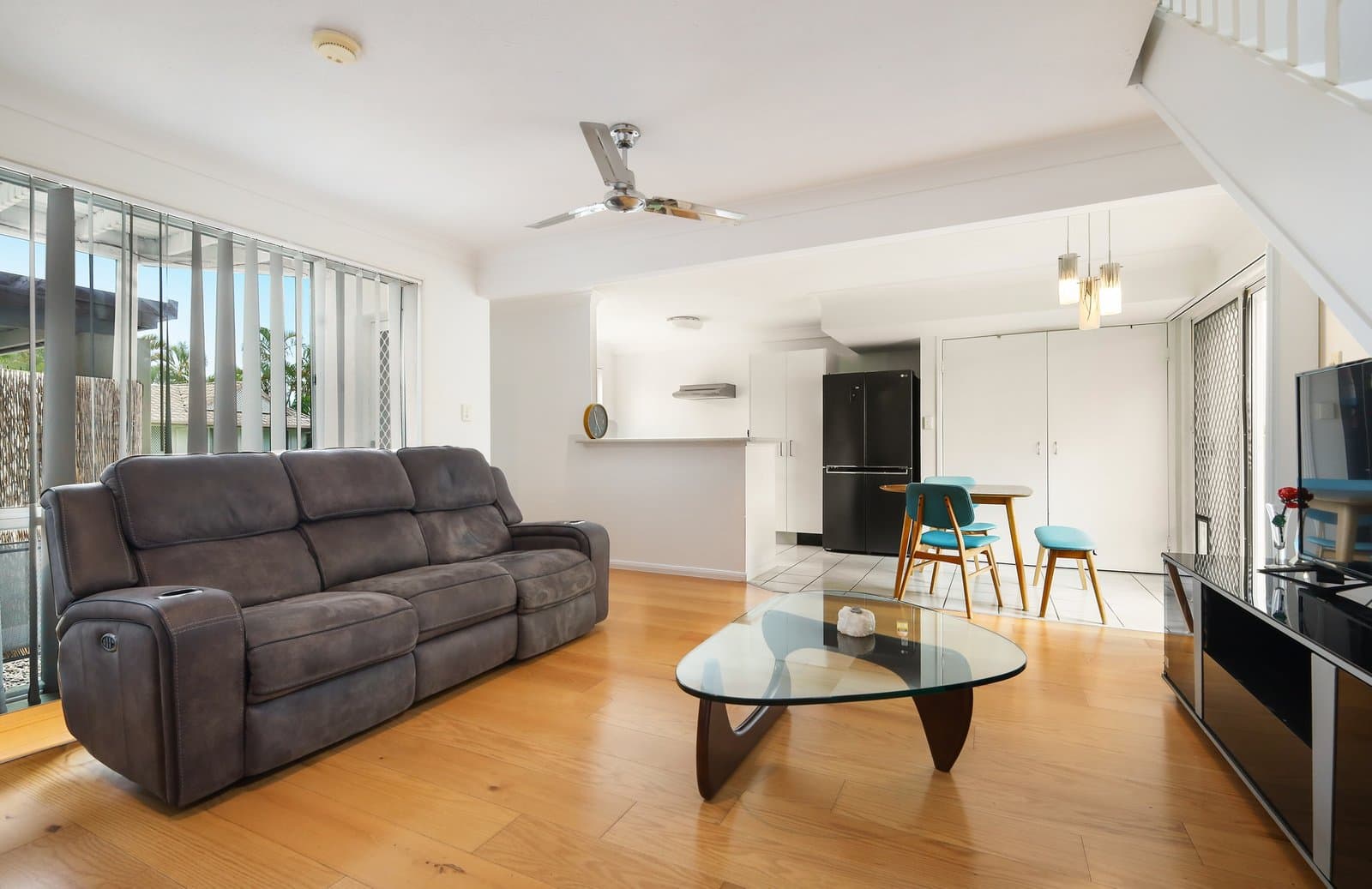 8/2 St Kevins Avenue, BENOWA QLD 4217, Benowa Property Image - Thumbnail 3