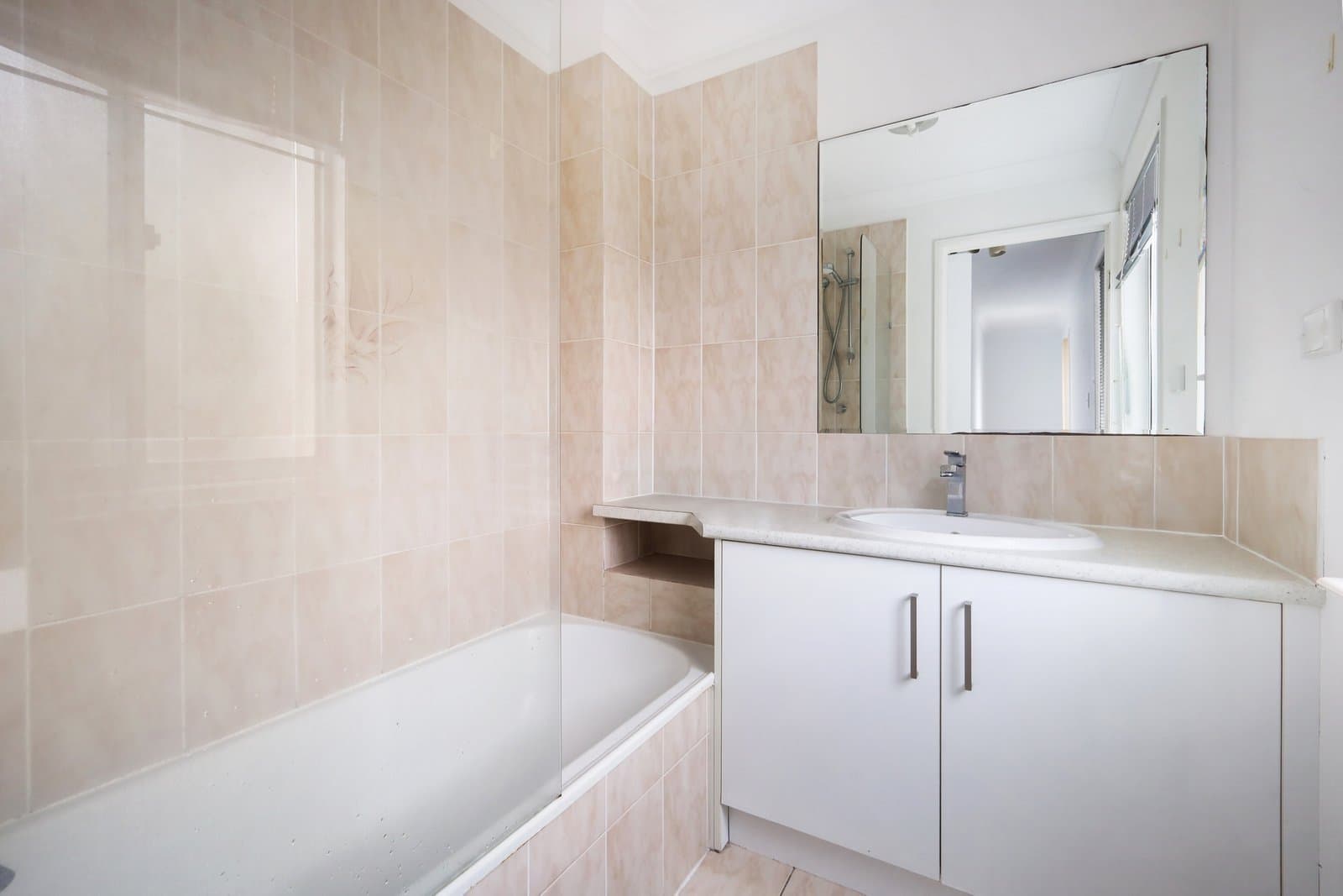 8/2 St Kevins Avenue, BENOWA QLD 4217, Benowa Property Image - Thumbnail 7
