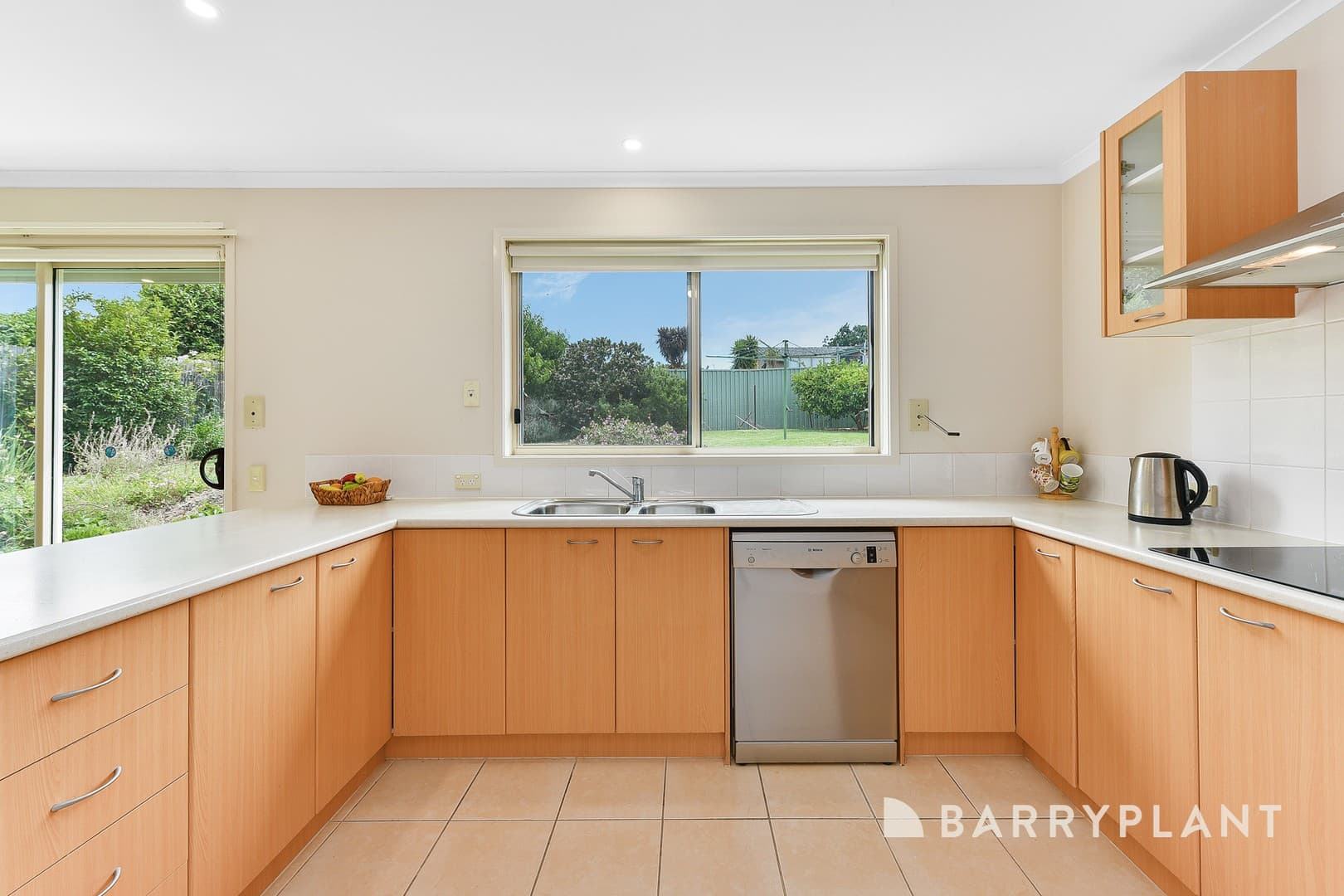 37 Harmsworth Avenue, Wantirna, VIC 3152, Wantirna - Thumbnail 2