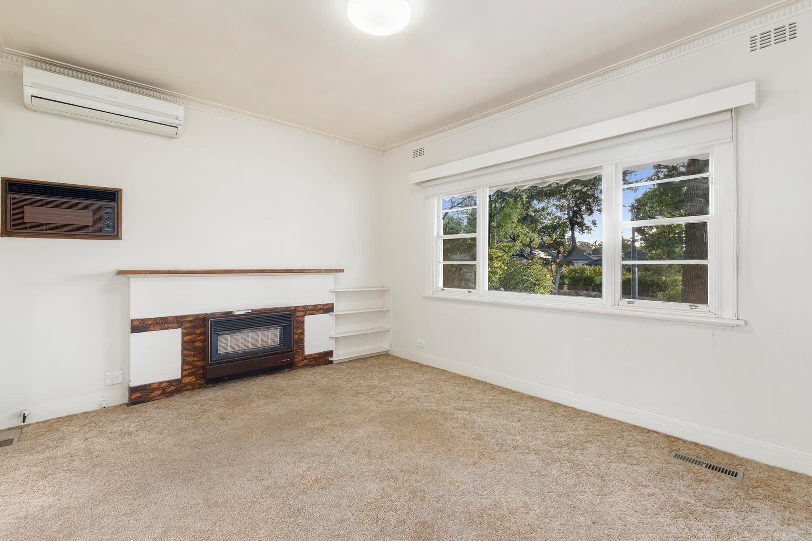 13 Alexander Street, Mitcham, VIC 3132, Mitcham - Thumbnail 2