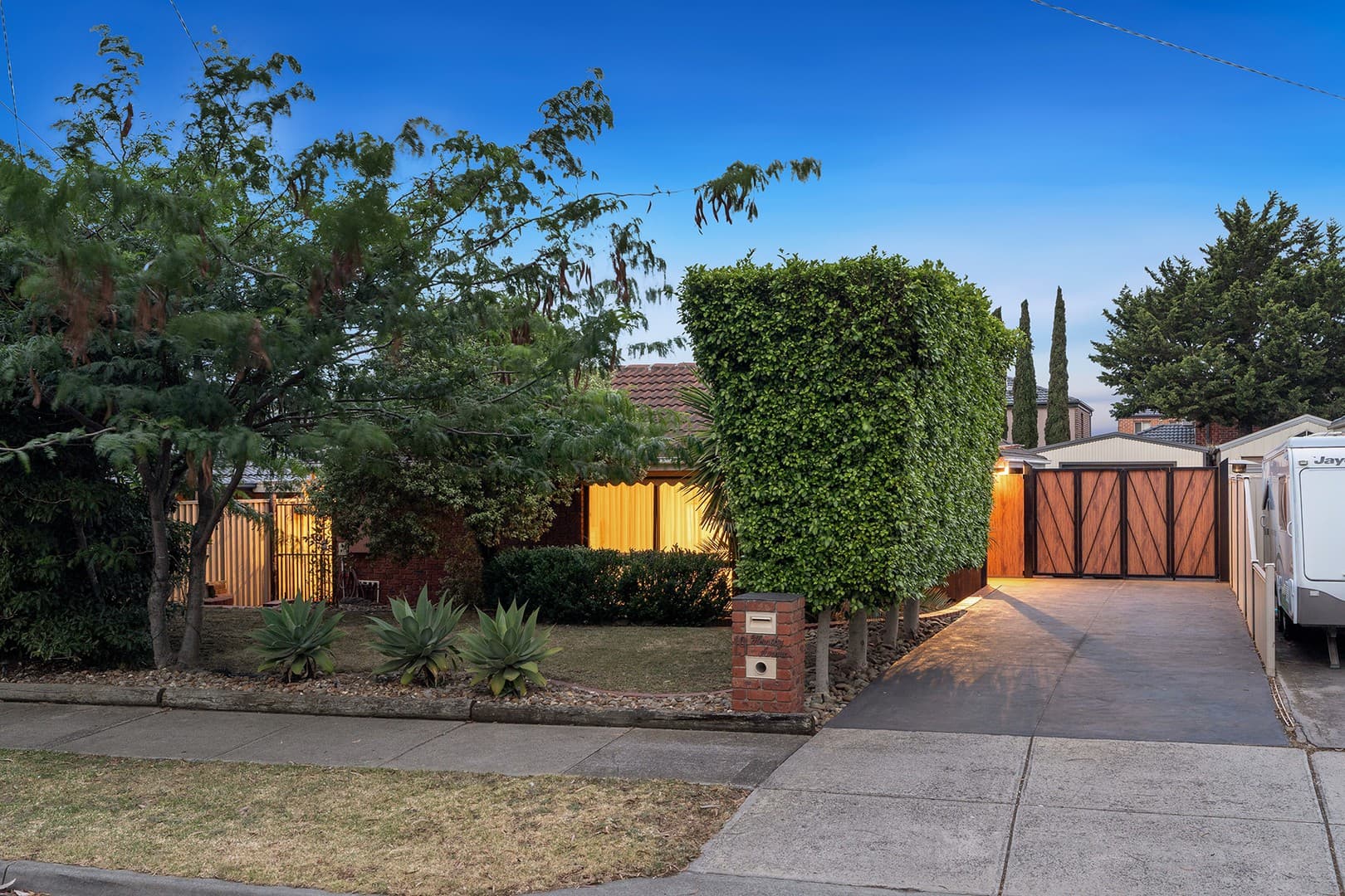 19 Hornsby Avenue, Westmeadows, VIC 3049, Westmeadows - Thumbnail 2