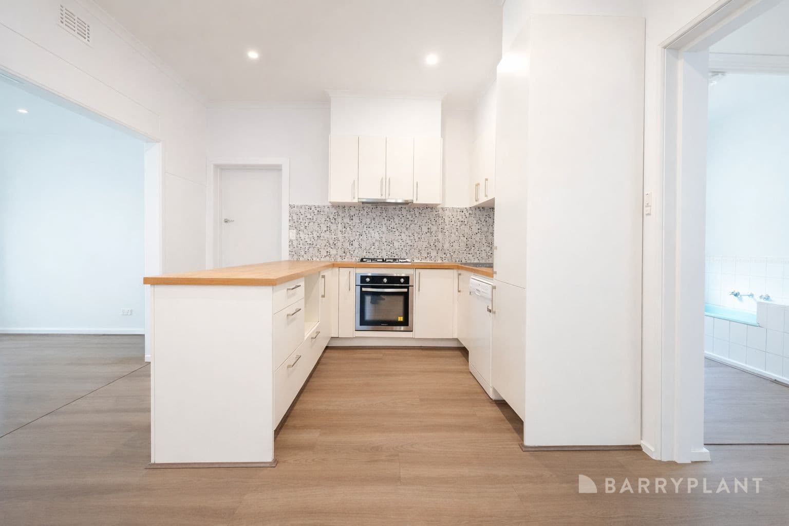 9 Ridge Road, Whittlesea, VIC 3757, Whittlesea - Thumbnail 2