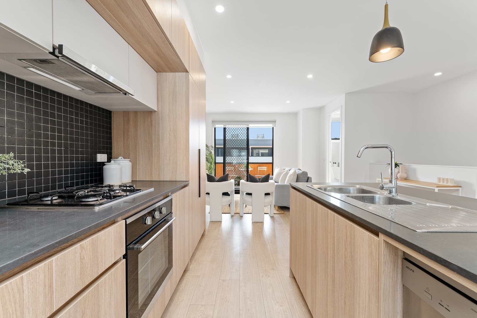 40 Kenswick Street, Point Cook, VIC 3030, Point Cook - Thumbnail 3