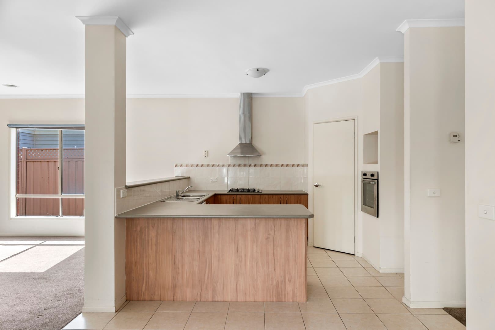 4 Salford Lane, Caroline Springs, VIC 3023, Caroline Springs - Thumbnail 2