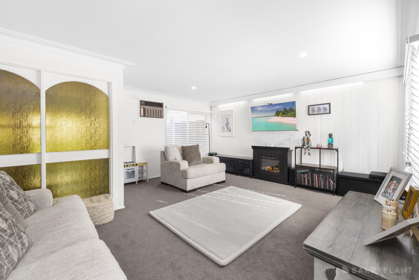 2 Harvey Place, Endeavour Hills, VIC 3802, Endeavour Hills - Thumbnail 2